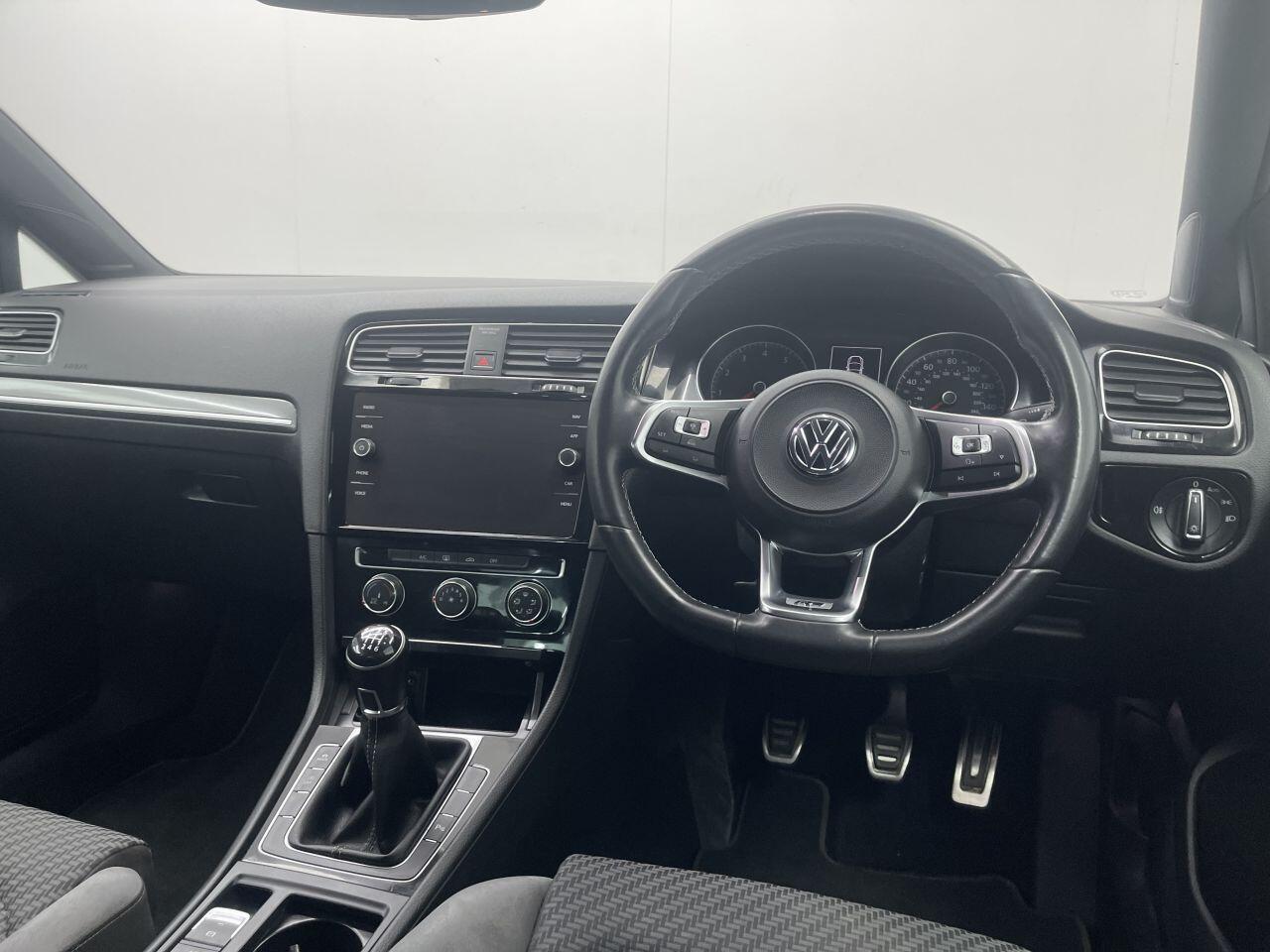 Volkswagen Golf - Image 19
