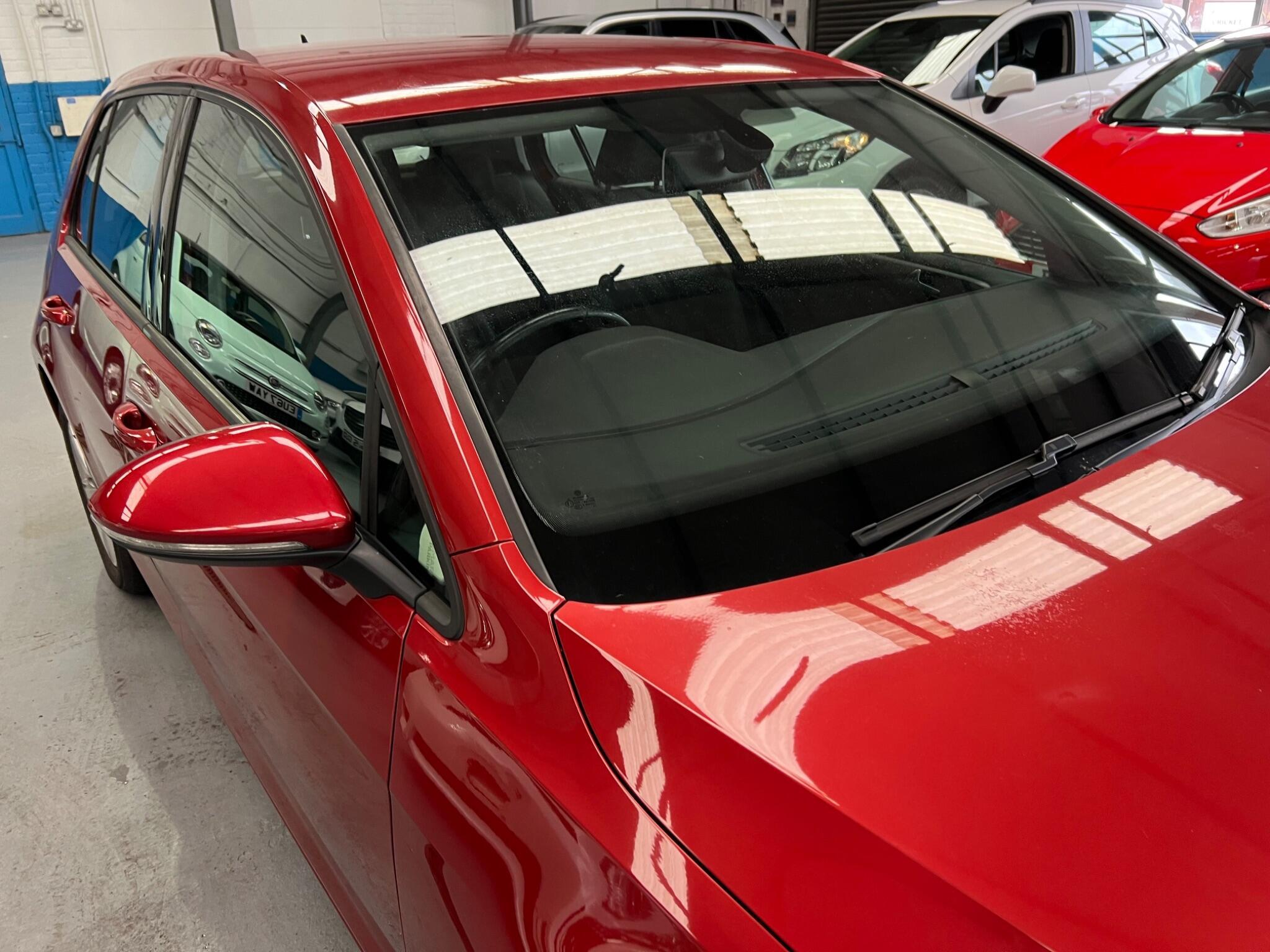 Volkswagen Golf - Image 34