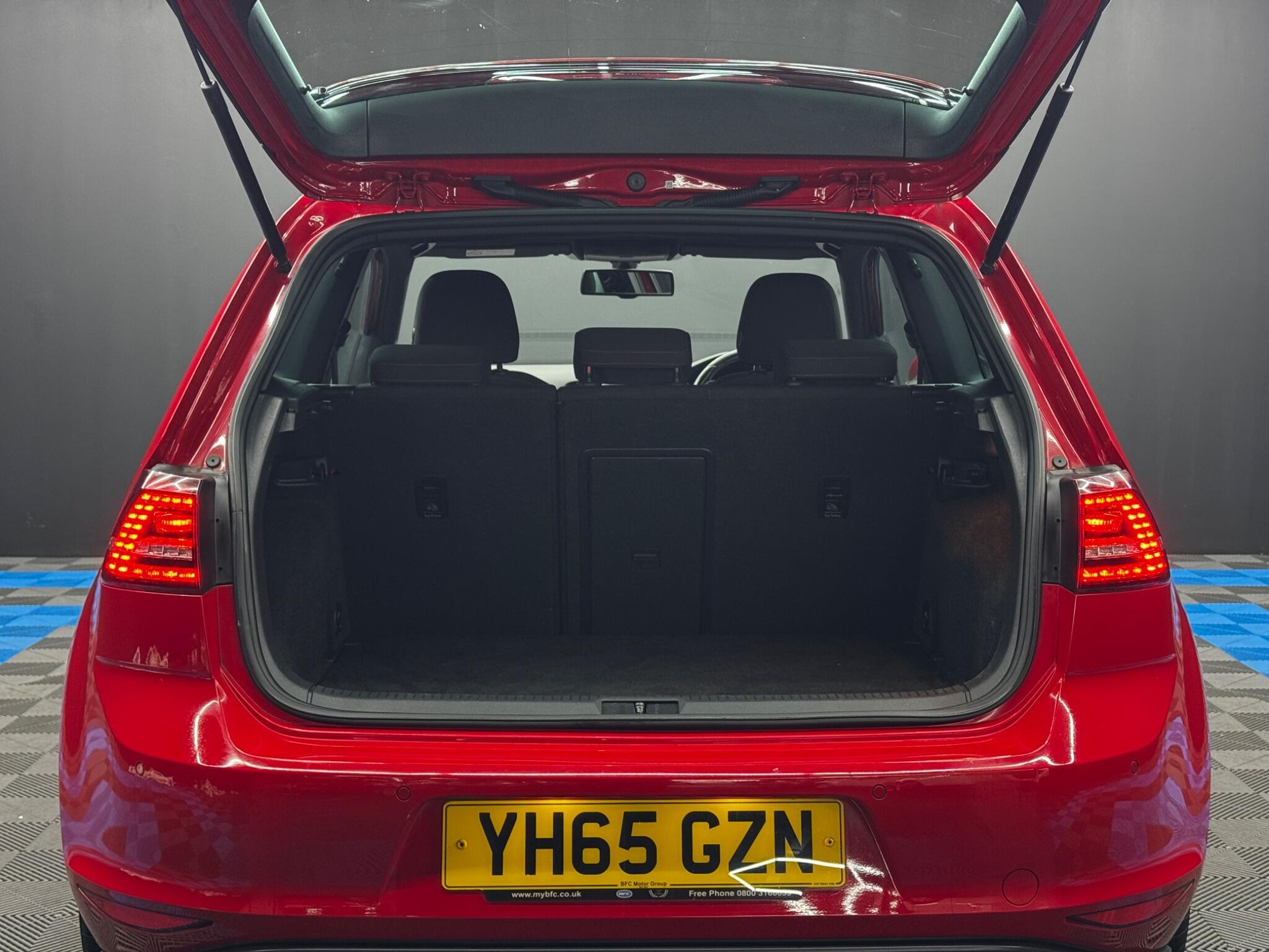 Volkswagen Golf - Image 38