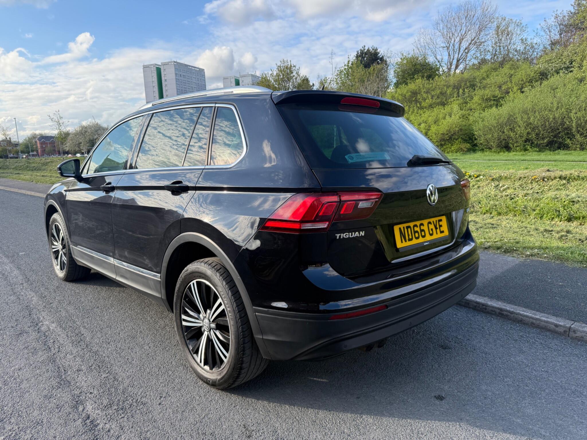 Volkswagen Tiguan - Image 4