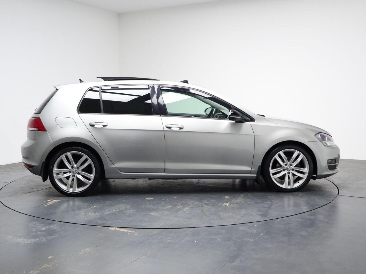Volkswagen Golf - Image 14