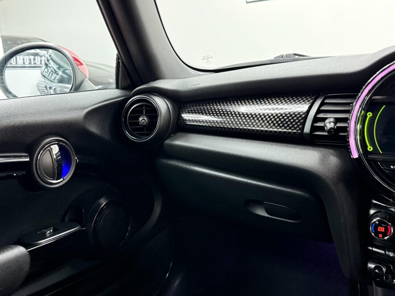 MINI Hatch - Image 23