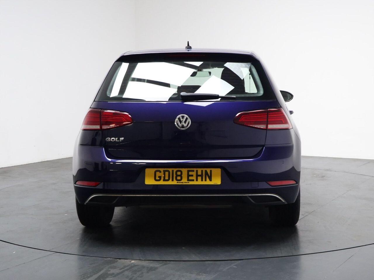 Volkswagen Golf - Image 11