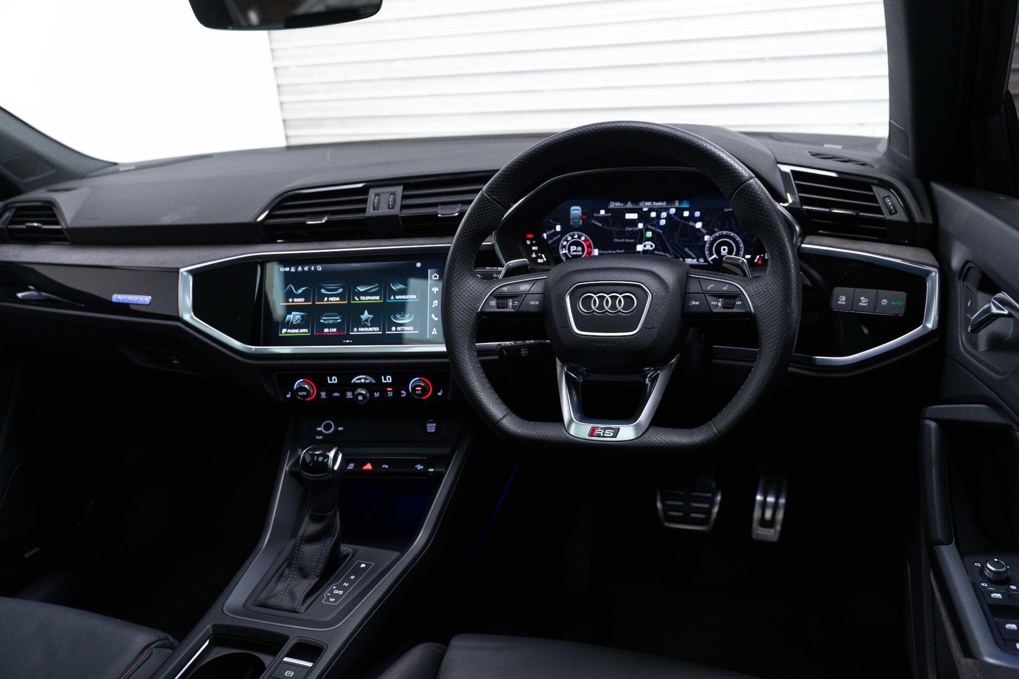 Audi RS Q3 - Image 13