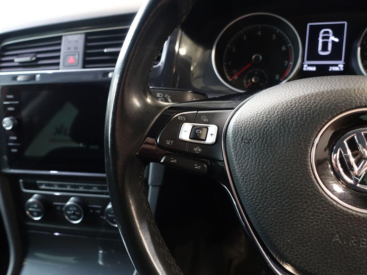 Volkswagen Golf - Image 19