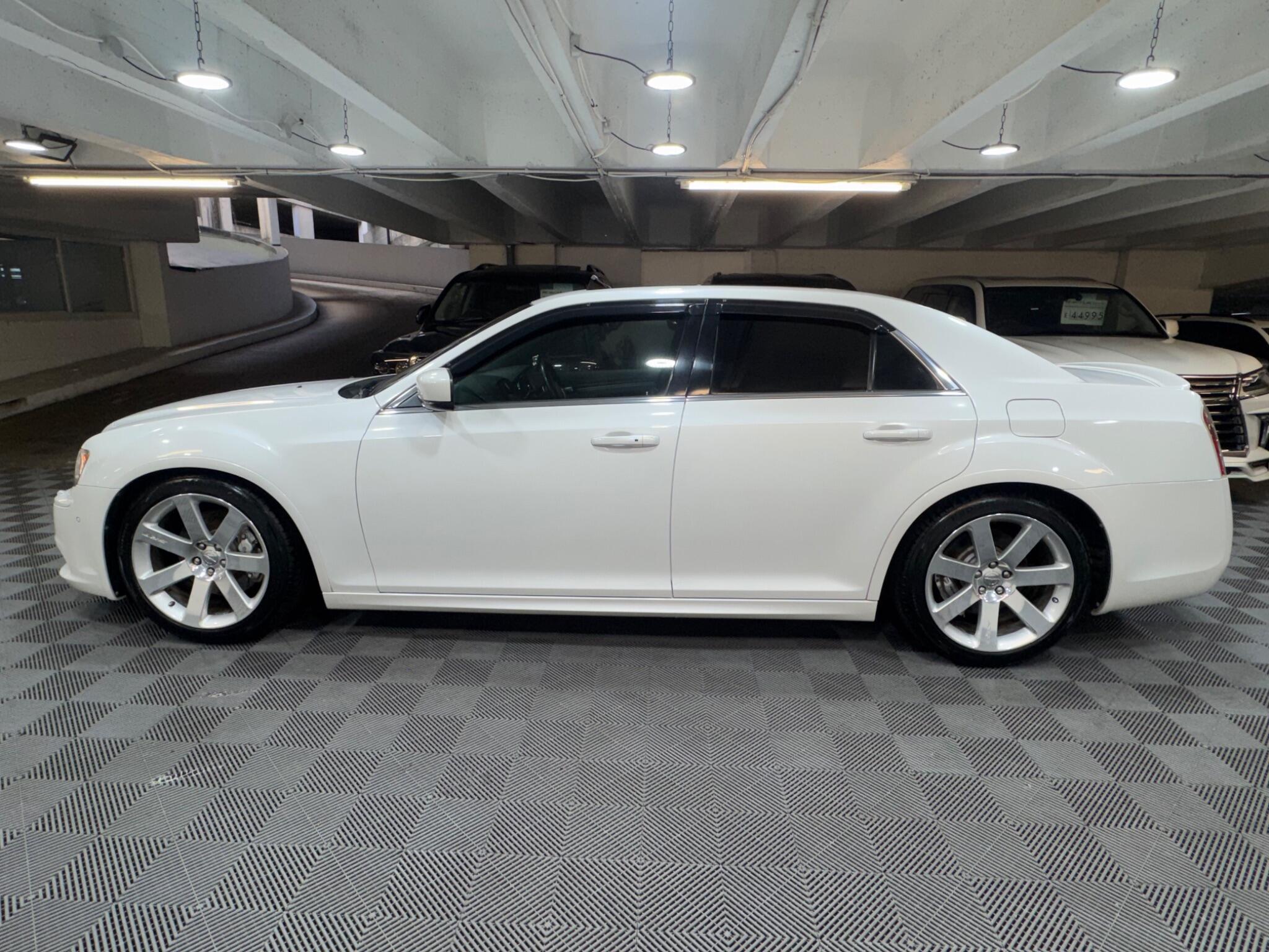 Chrysler 300C - Image 2