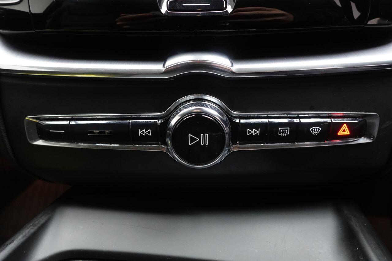 Volvo XC60 - Image 45