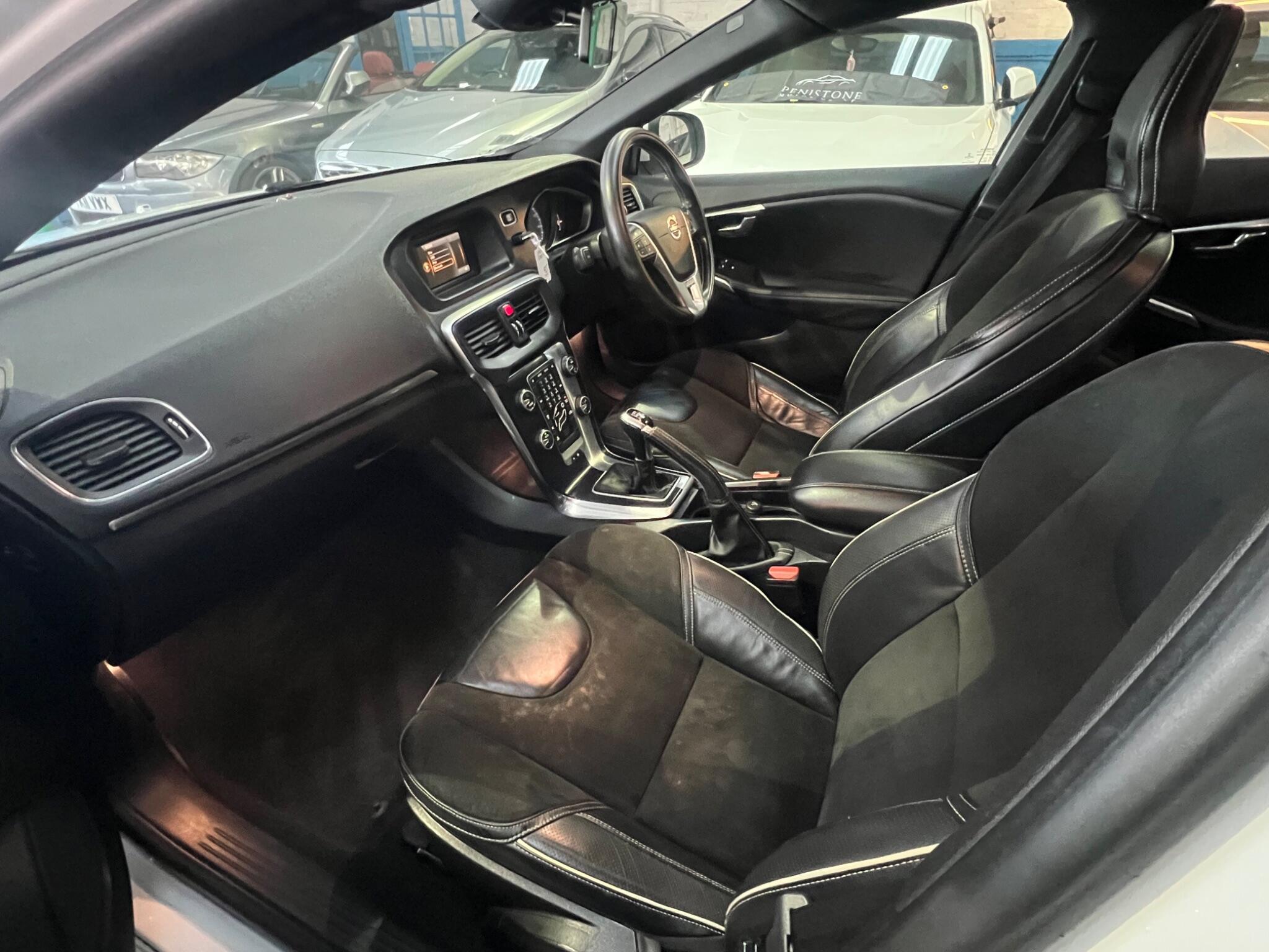 Volvo V40 - Image 27