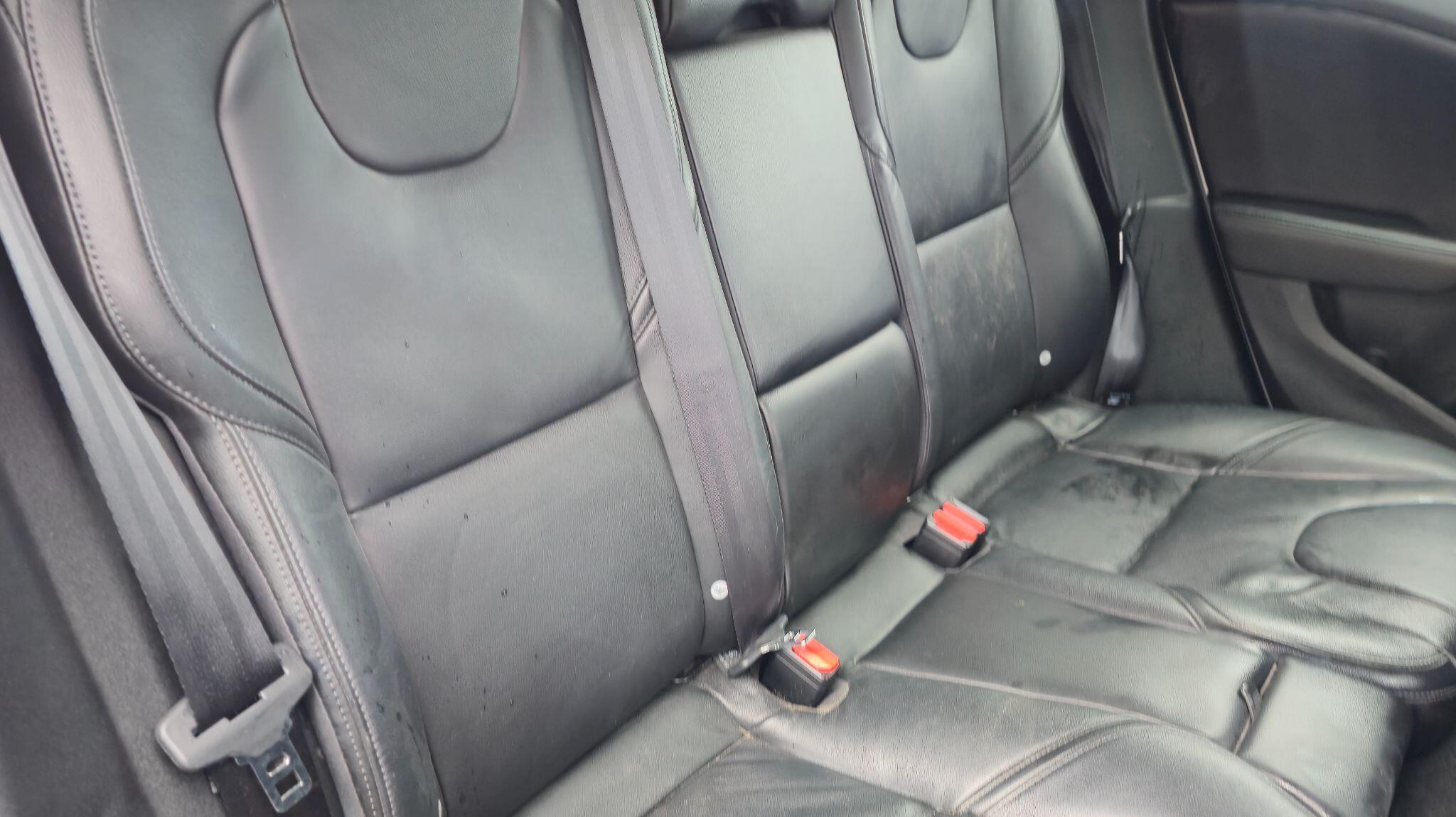 Volvo V40 - Image 13