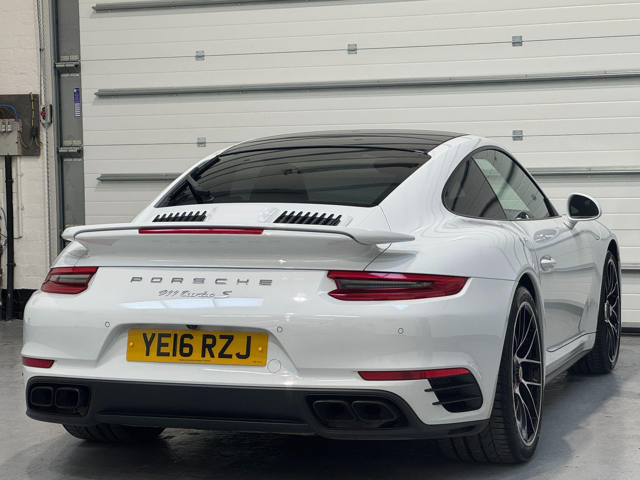 Porsche 911 - Image 12