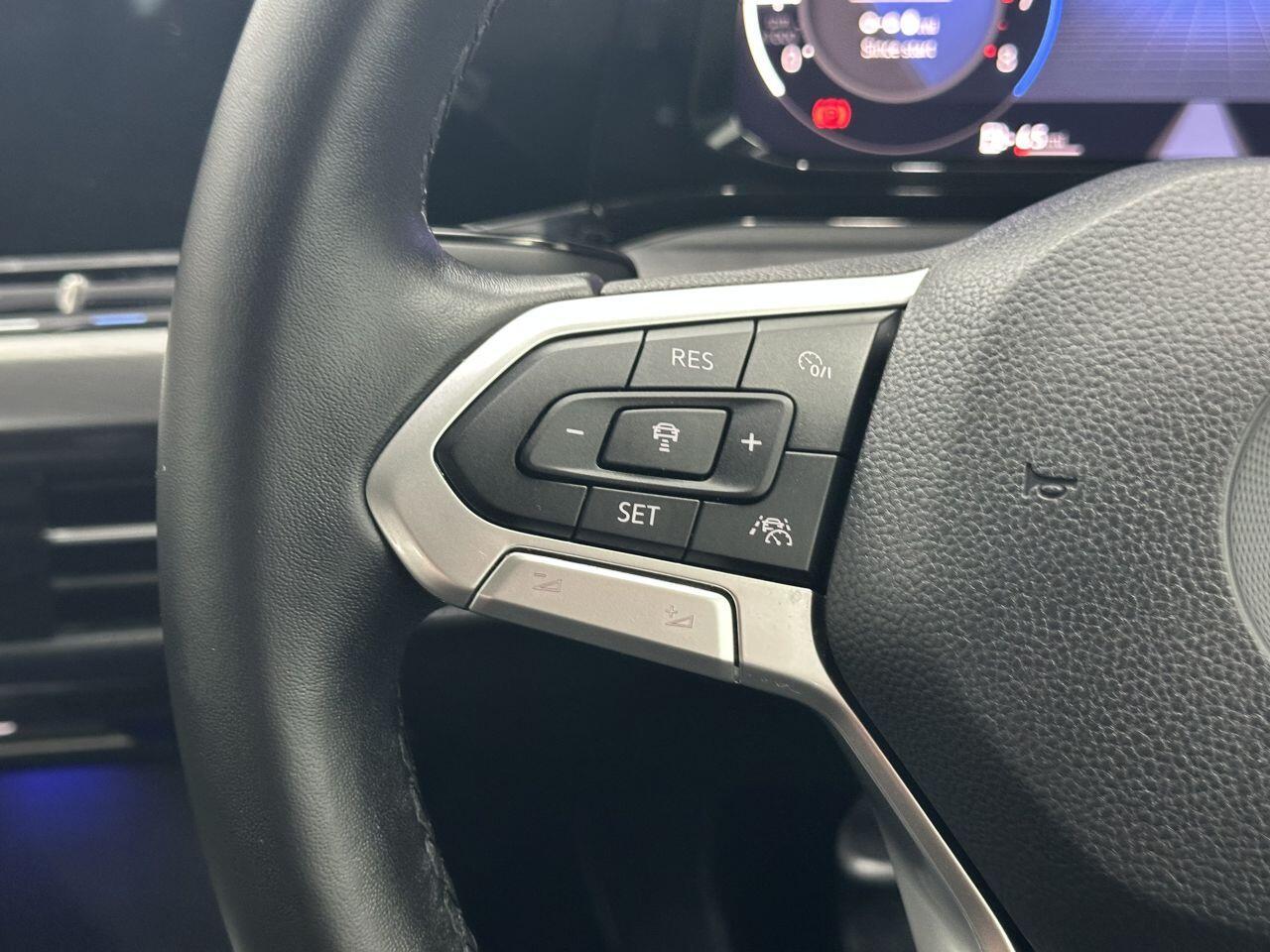 Volkswagen Golf - Image 21