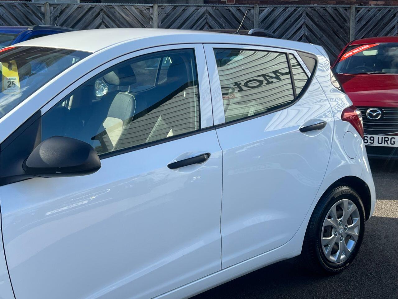 Hyundai i10 - Image 9