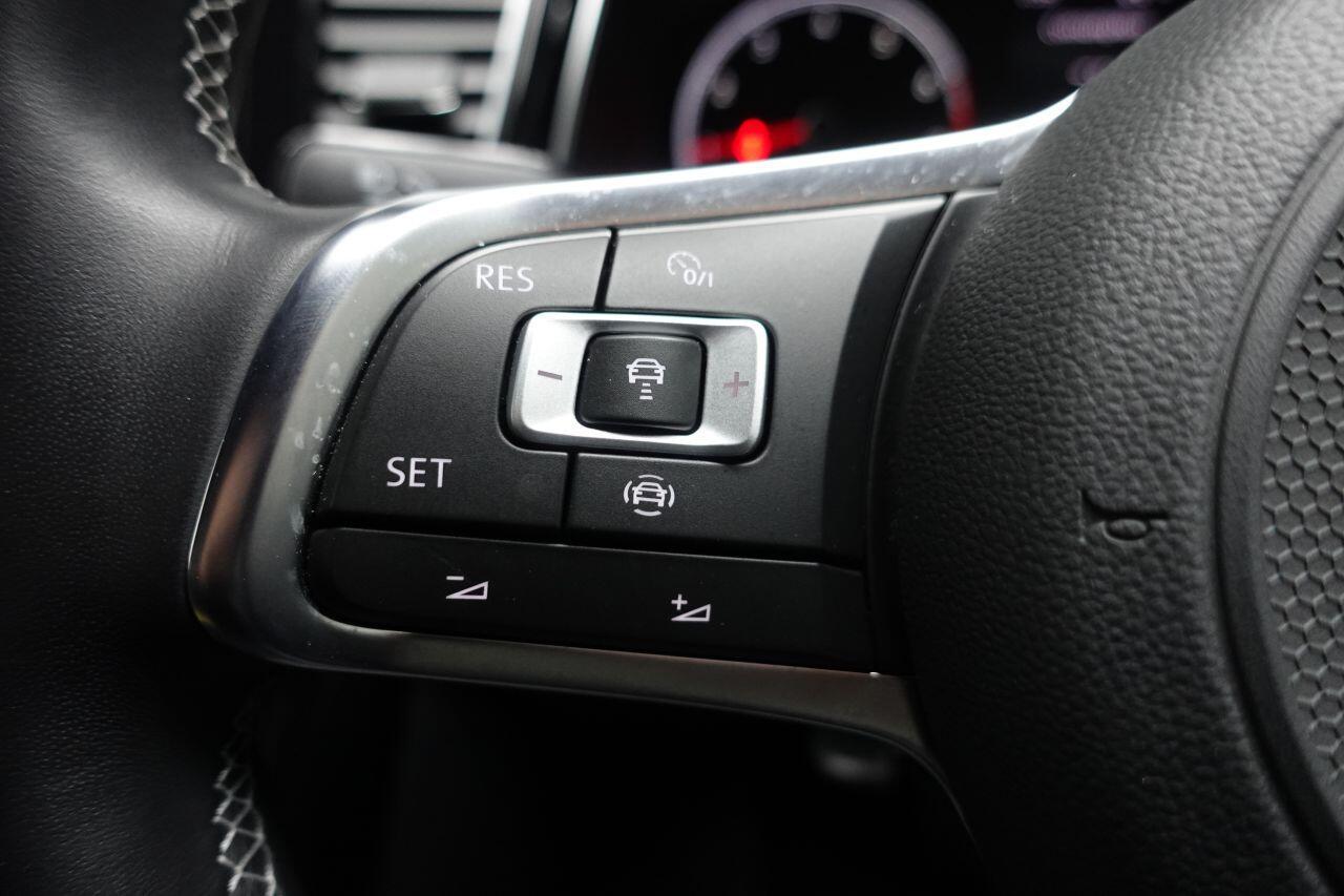 Volkswagen T-Roc - Image 28