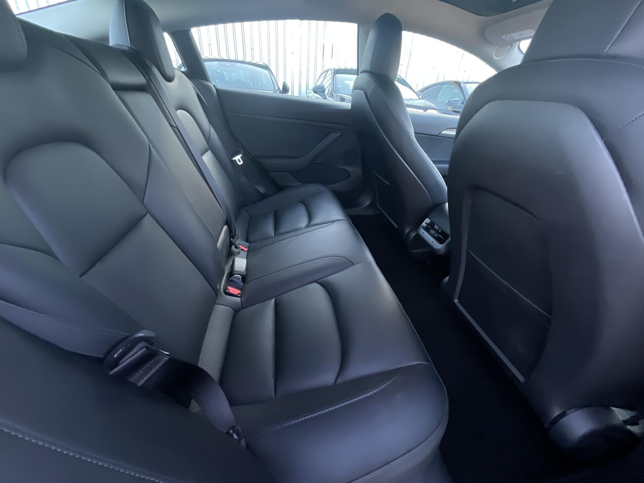 Tesla Model 3 - Image 12