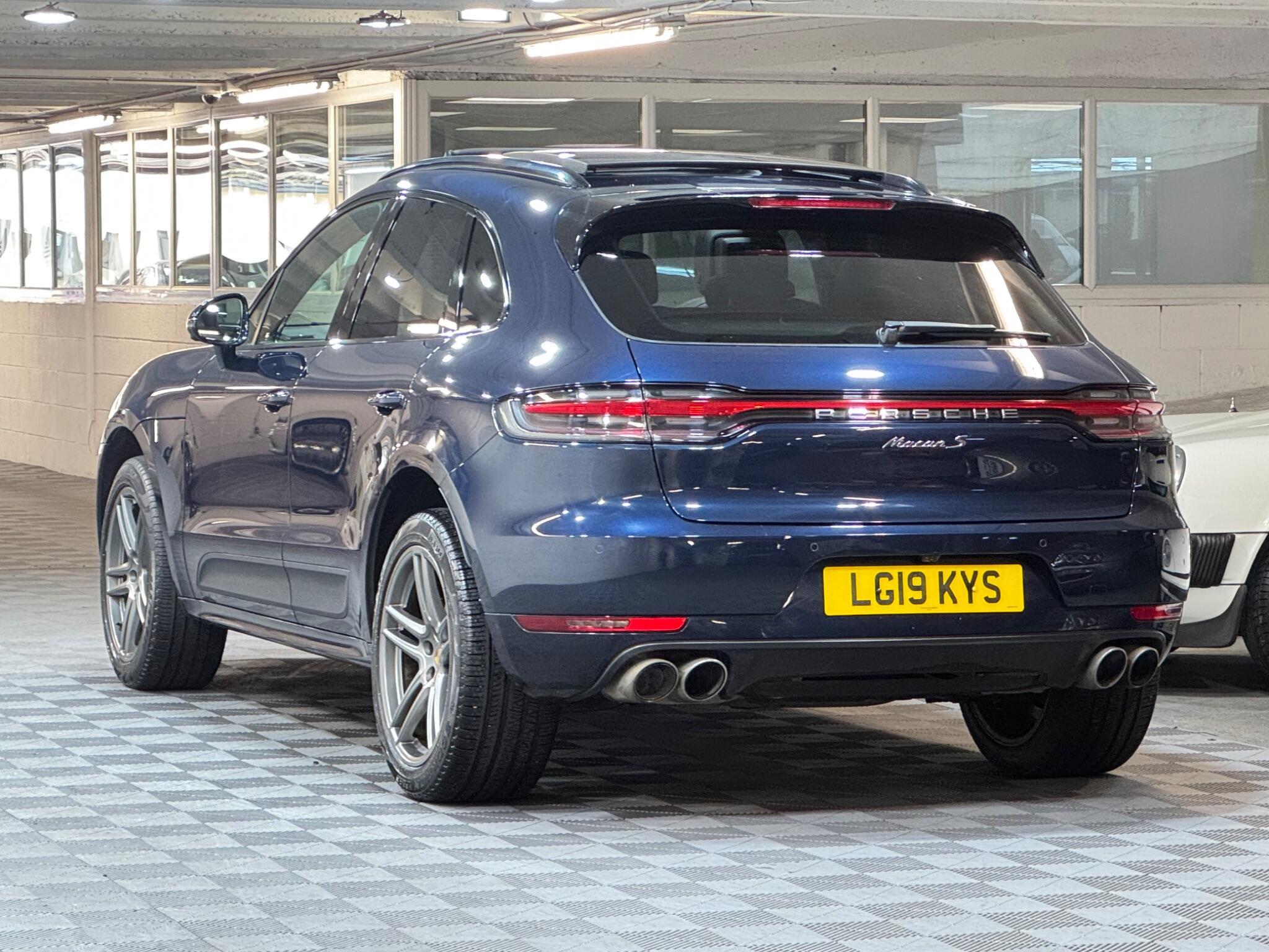 Porsche Macan - Image 3