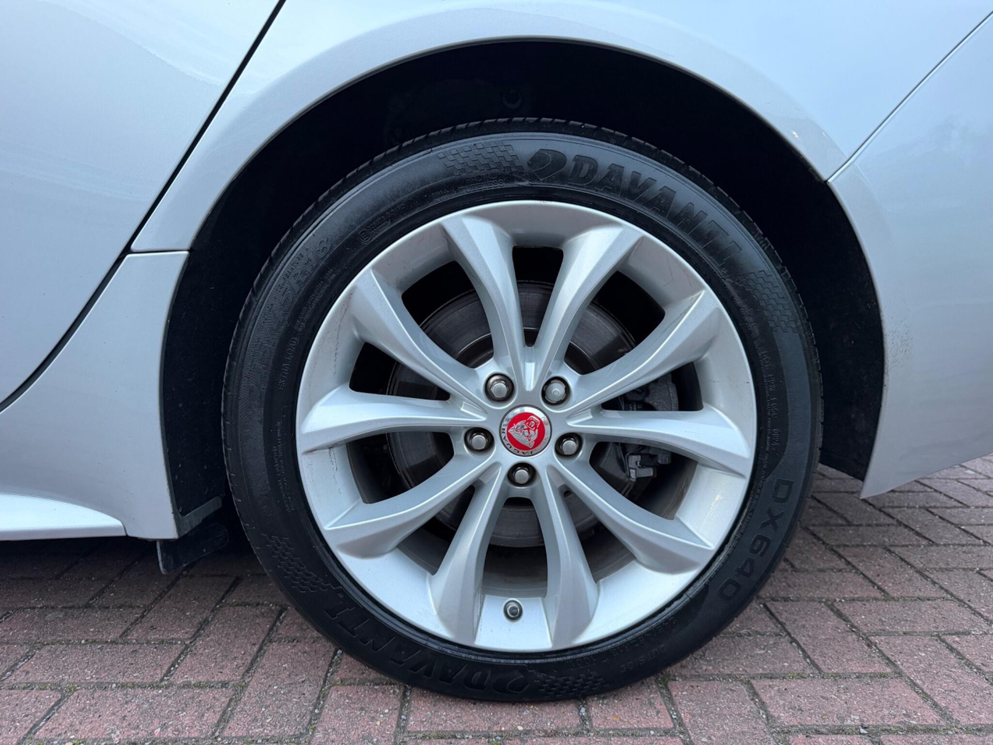 Jaguar XF - Image 29