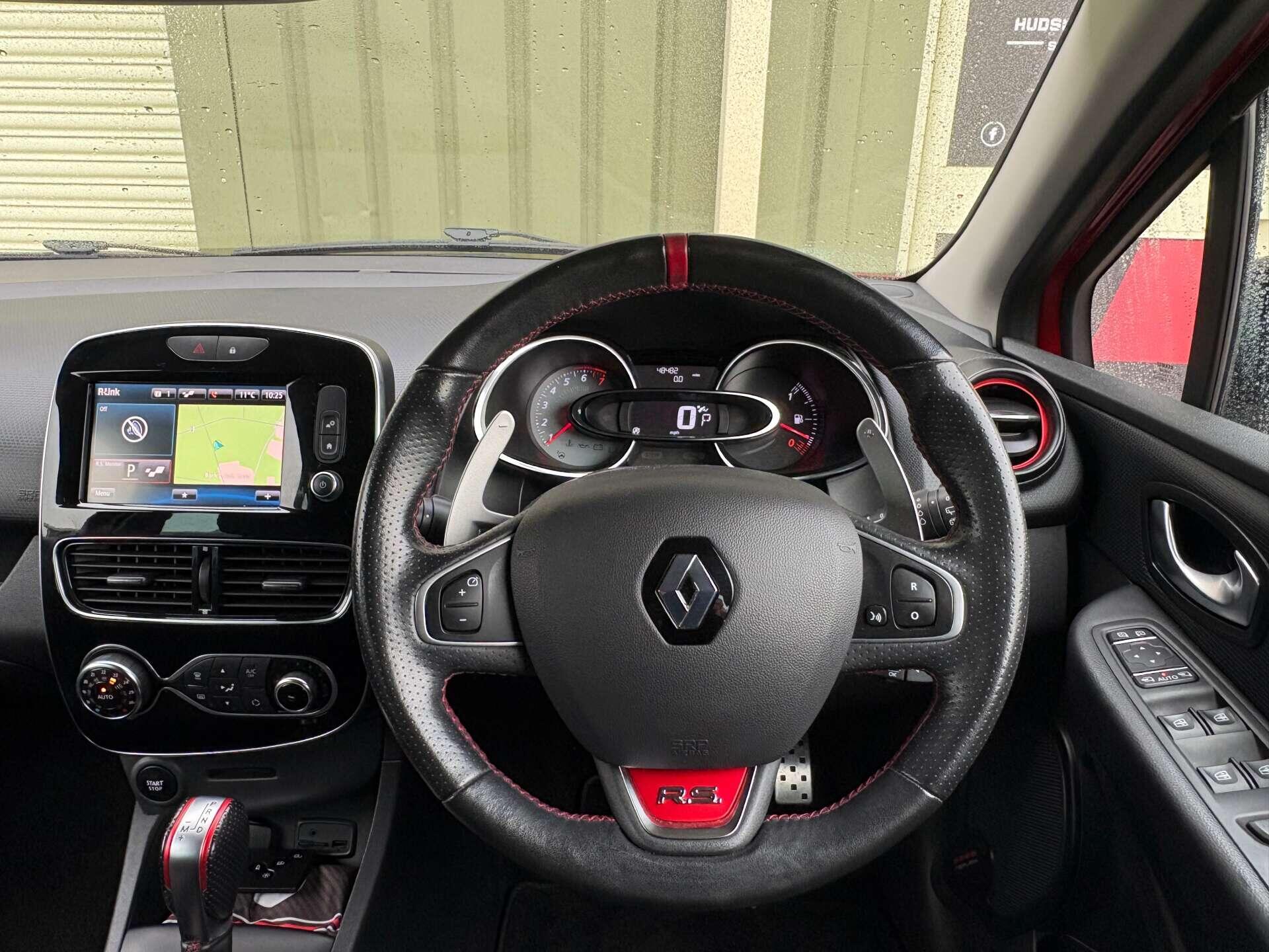 Renault Clio - Image 17