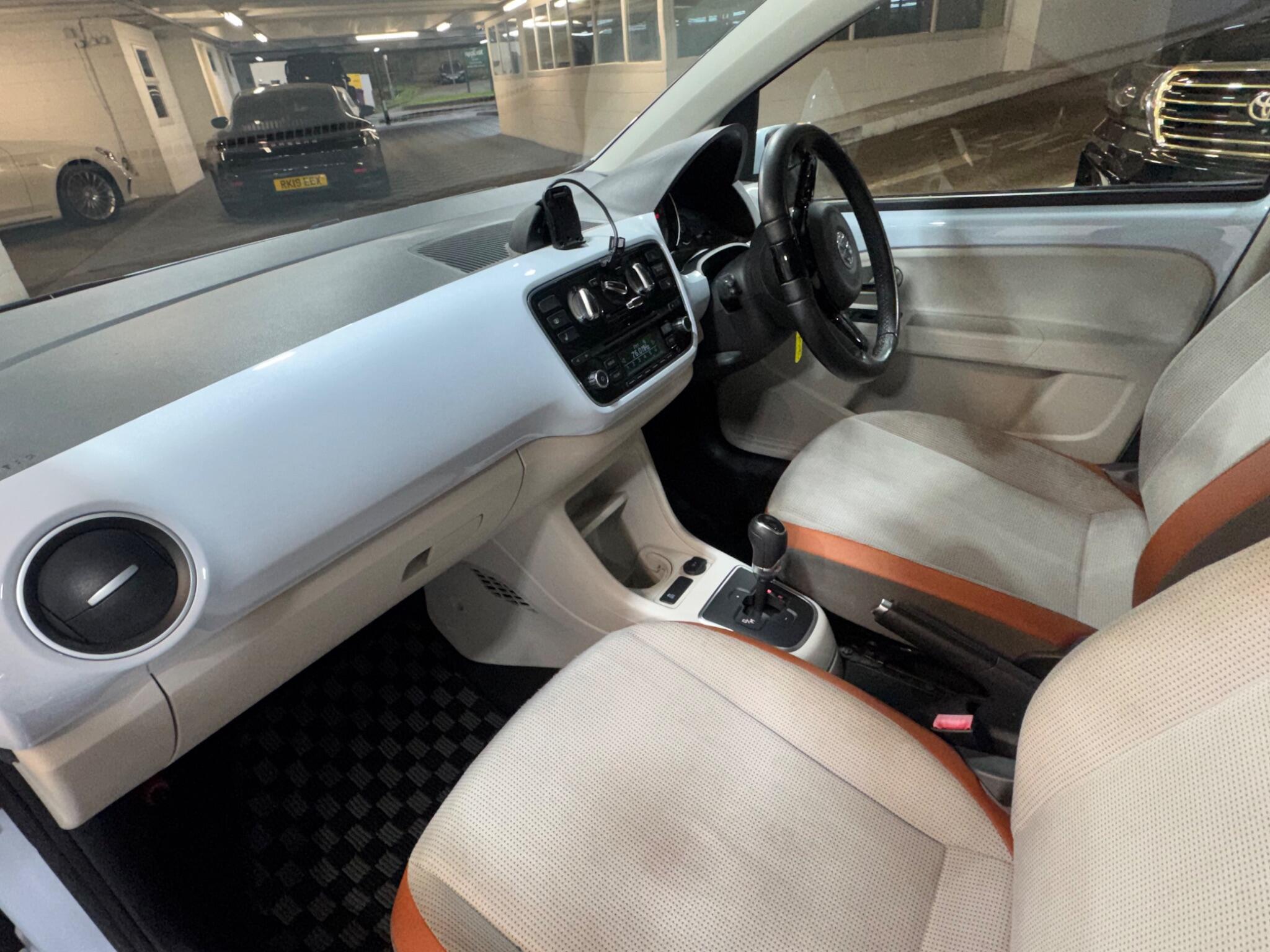 Volkswagen up! - Image 11