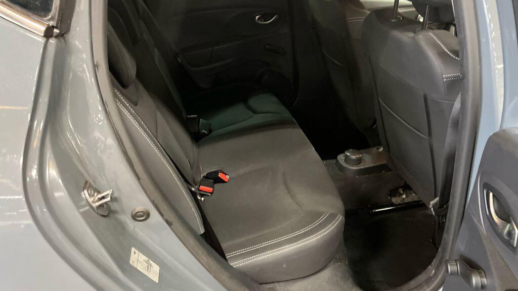 Renault Clio - Image 5