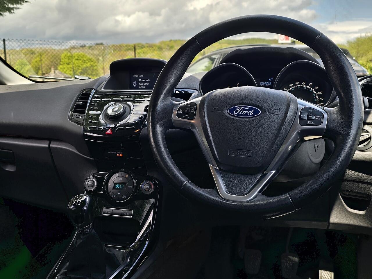 Ford Fiesta - Image 10