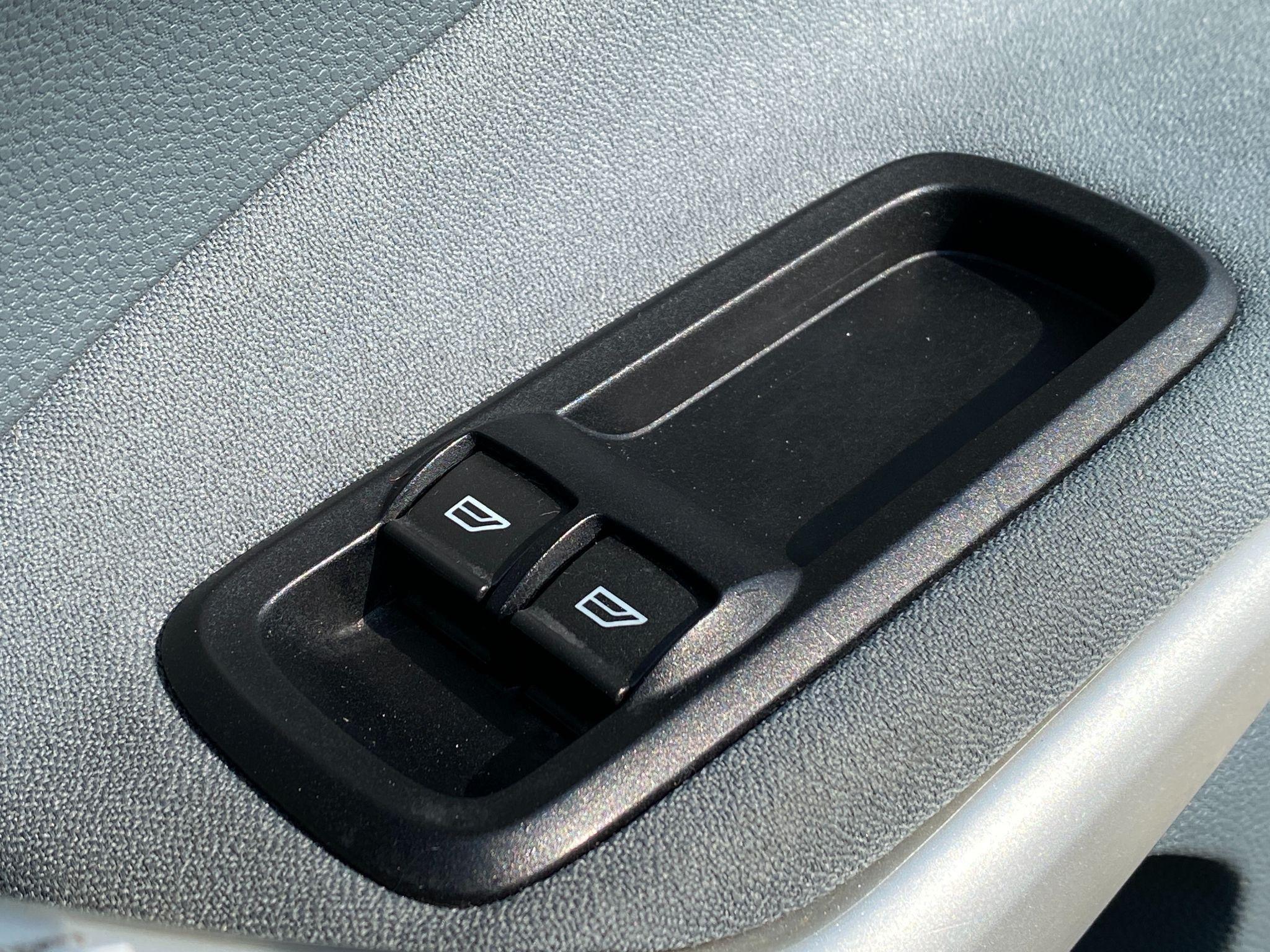 Ford Fiesta - Image 53