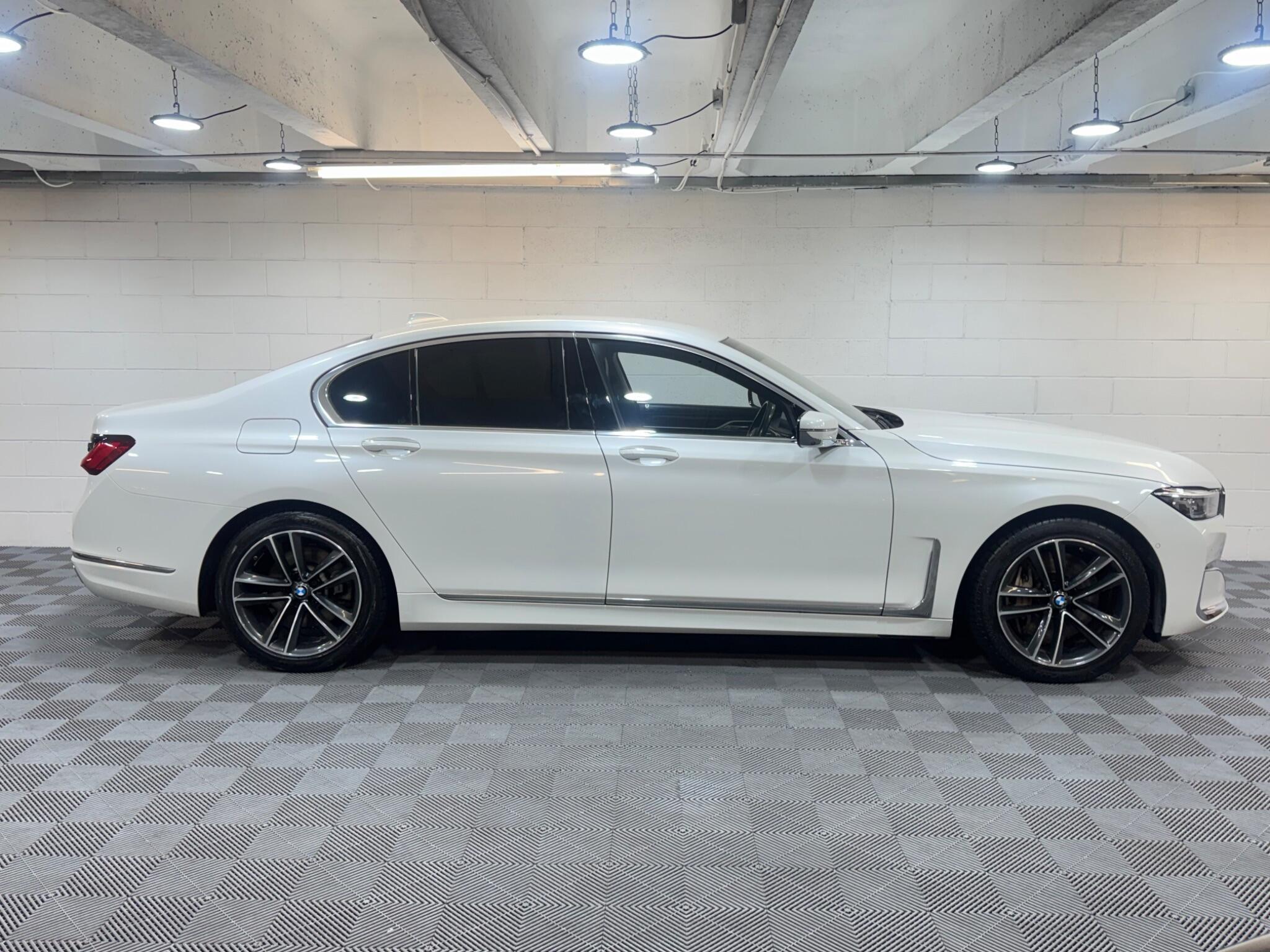 BMW 7 Series - Image 5