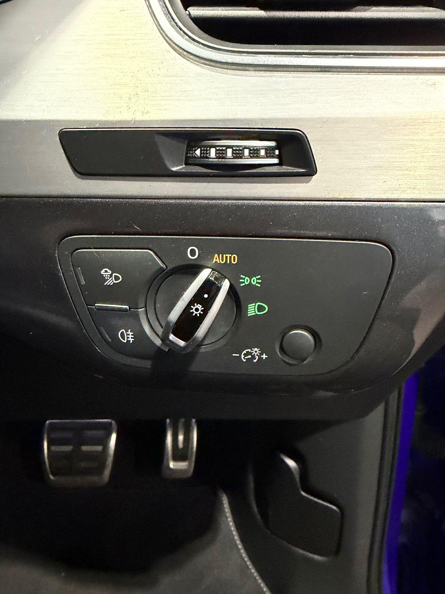 Audi SQ7 - Image 18