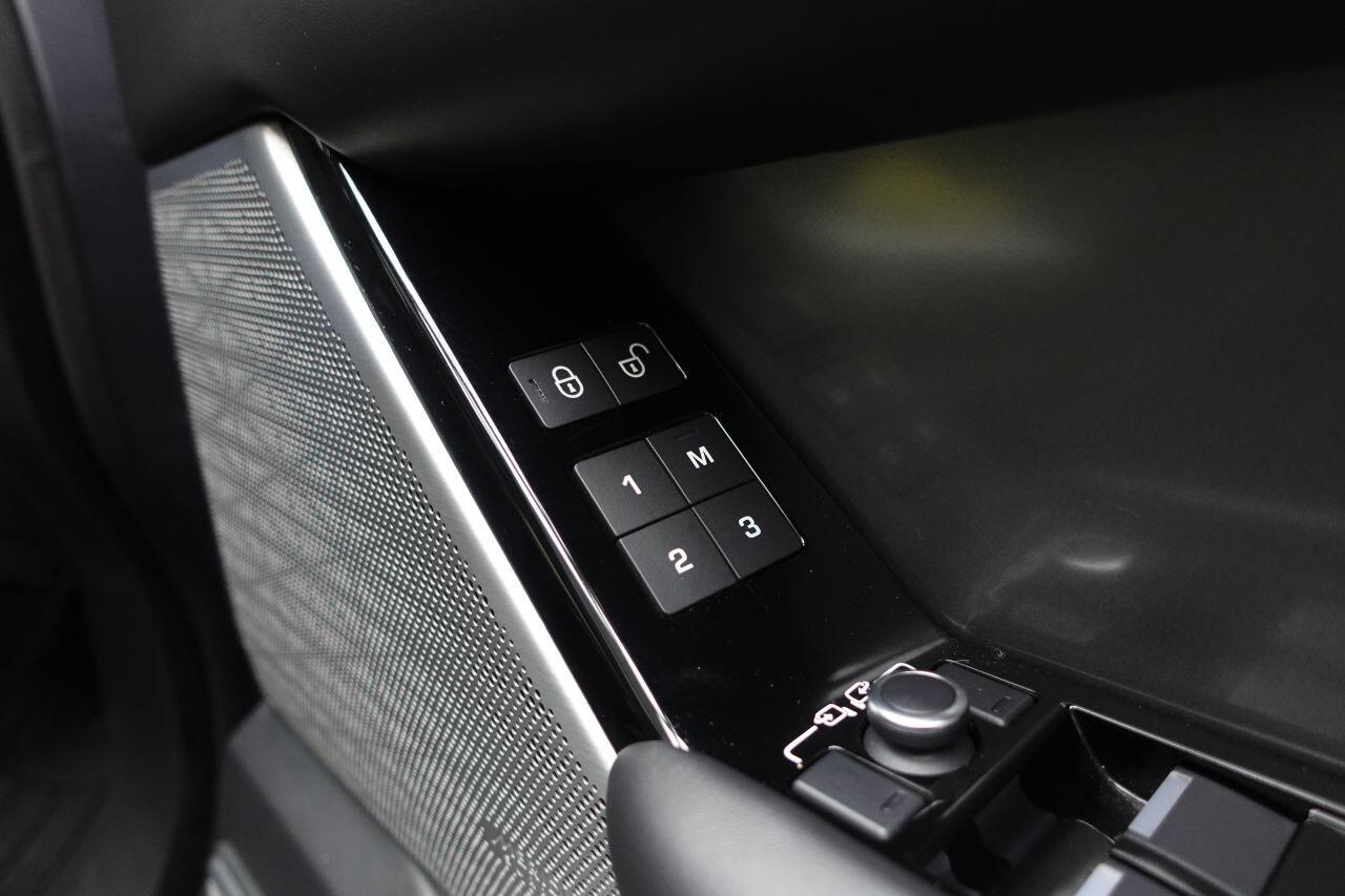Land Rover Range Rover Velar - Image 20