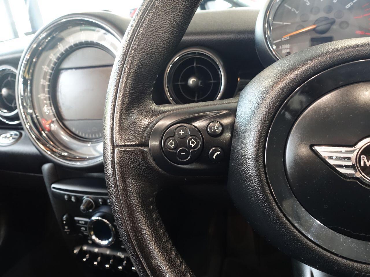 MINI Convertible - Image 18