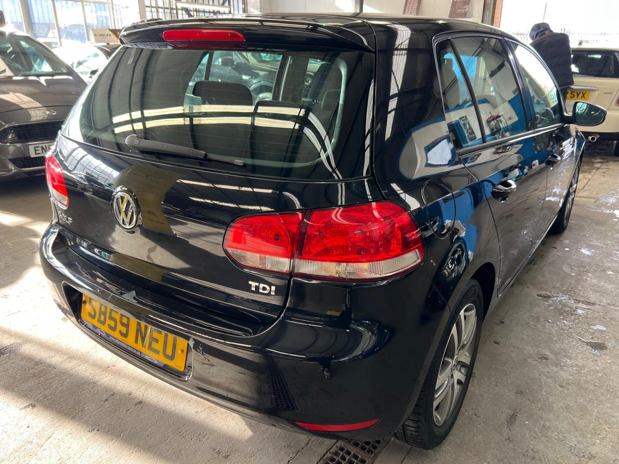 Volkswagen Golf - Image 15