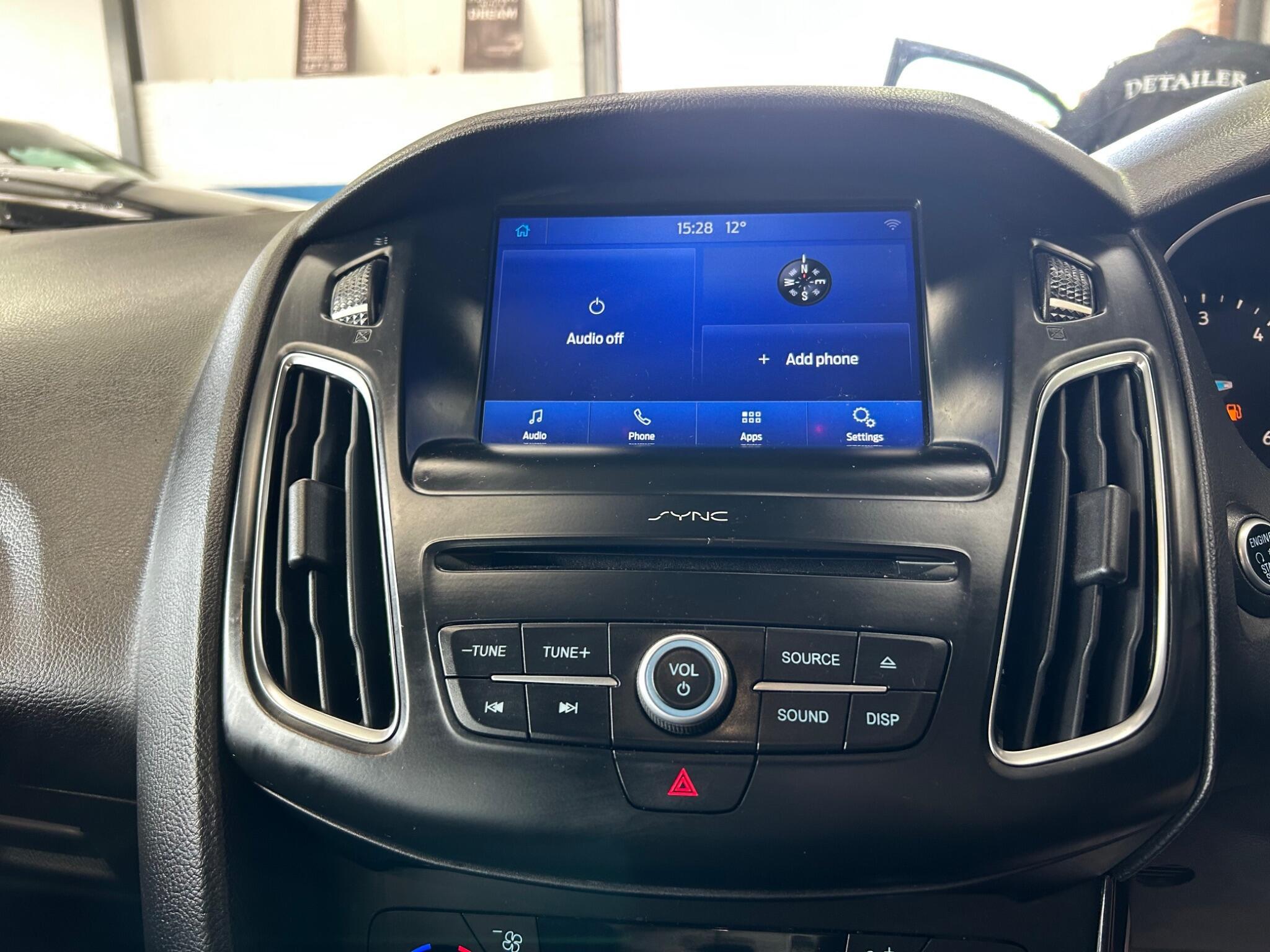 Ford Focus - Image 13