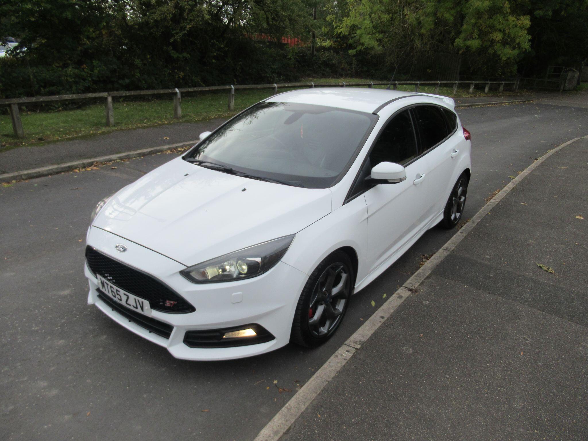 Ford Focus - Image 11