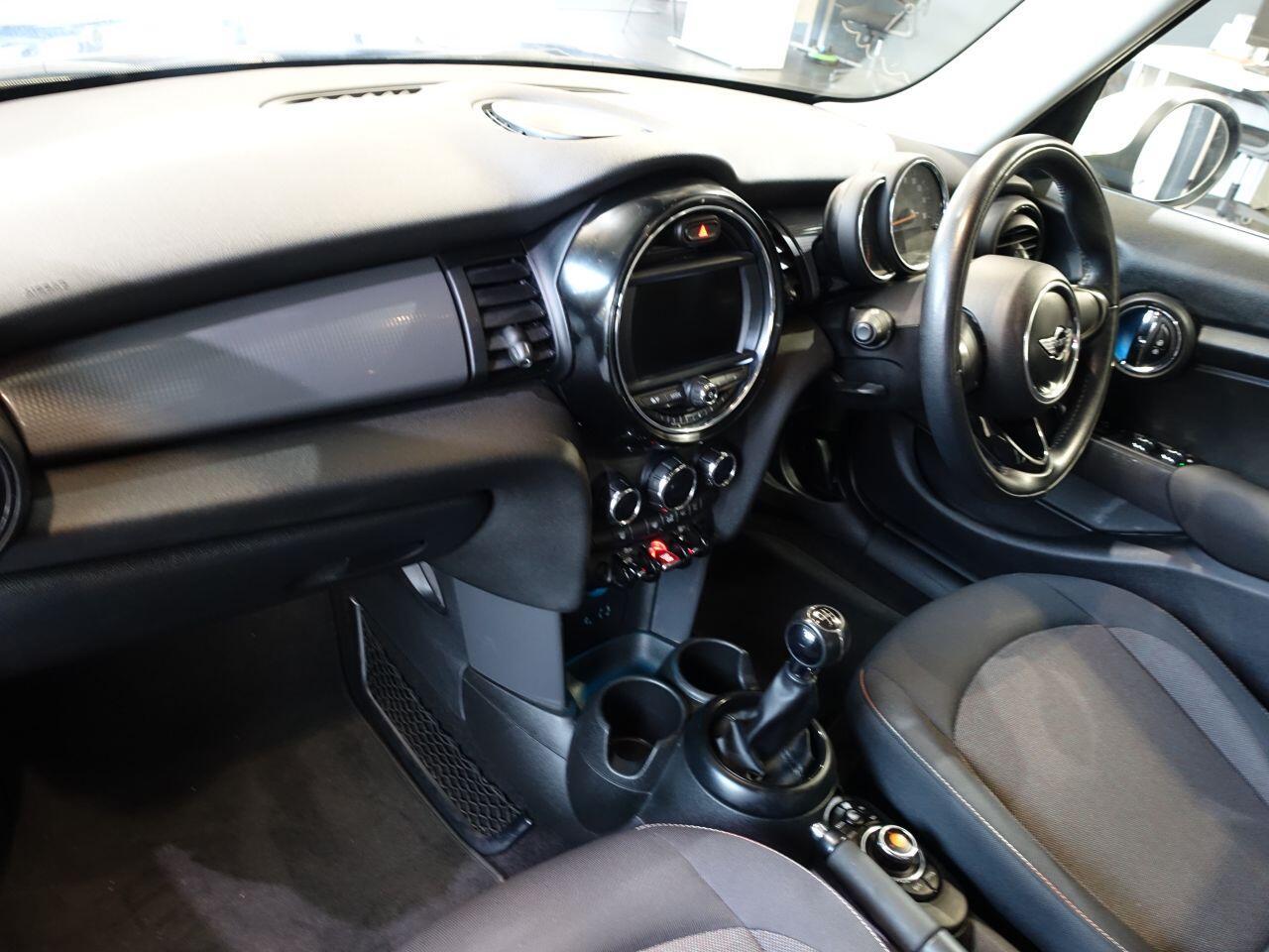 MINI Hatch - Image 13