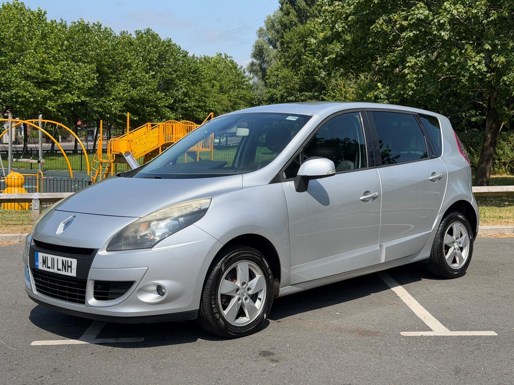 Renault Scenic - Image 2