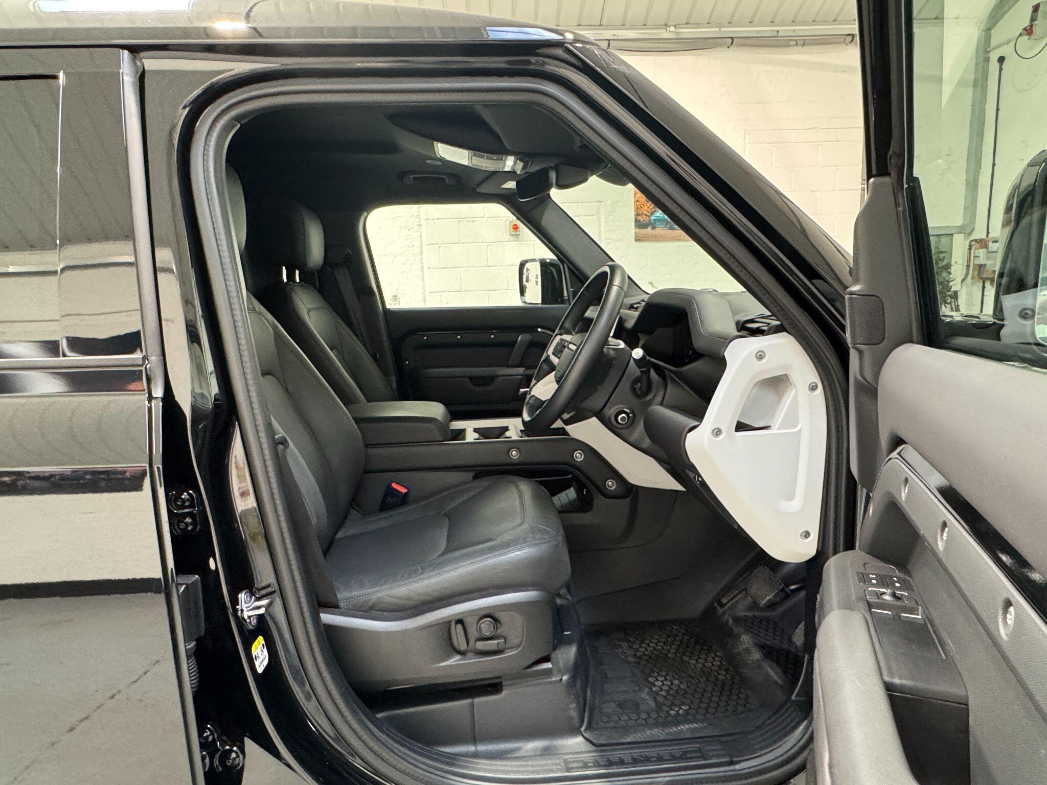 Land Rover Defender 110 - Image 18