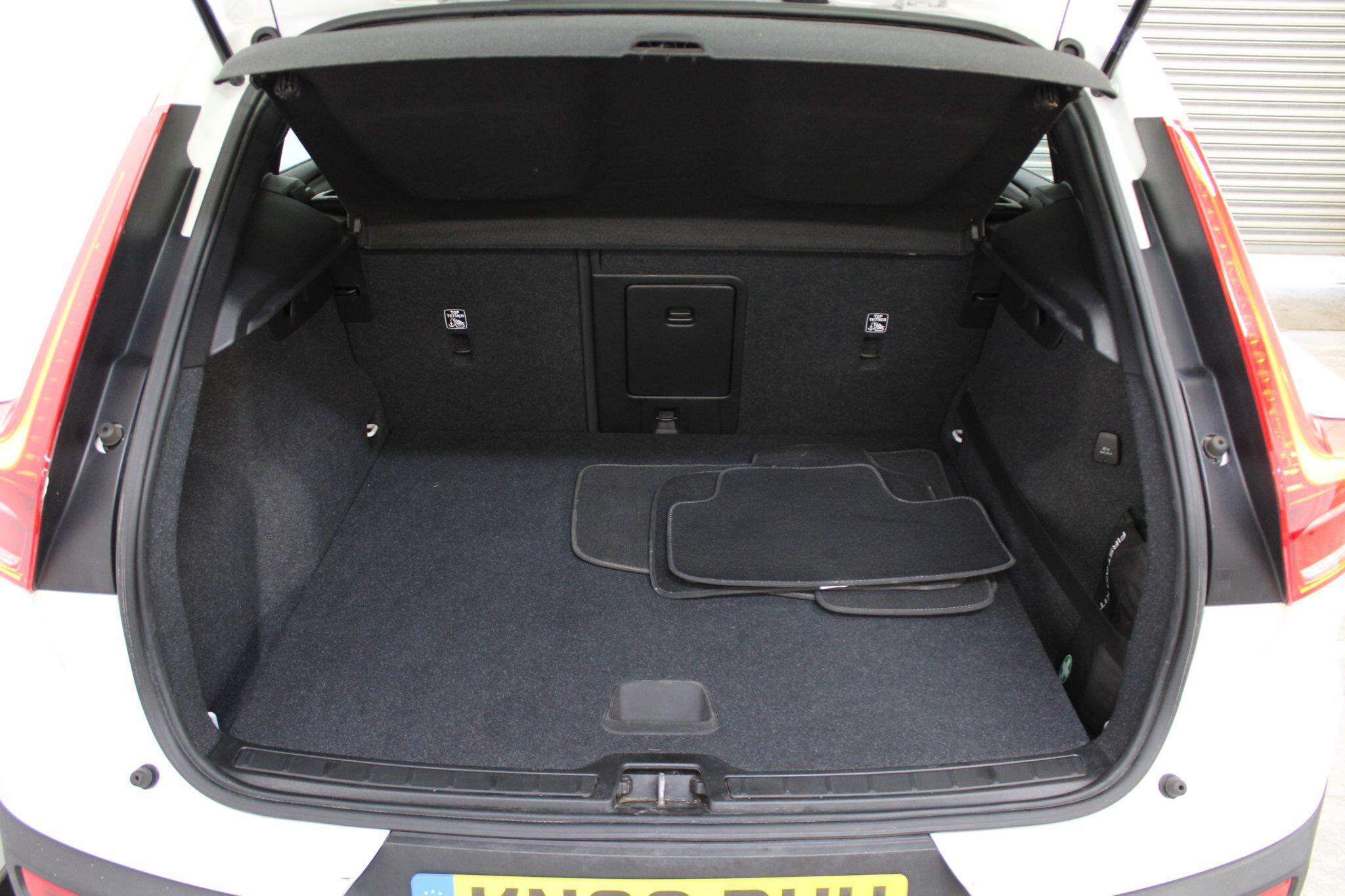 Volvo XC40 - Image 47