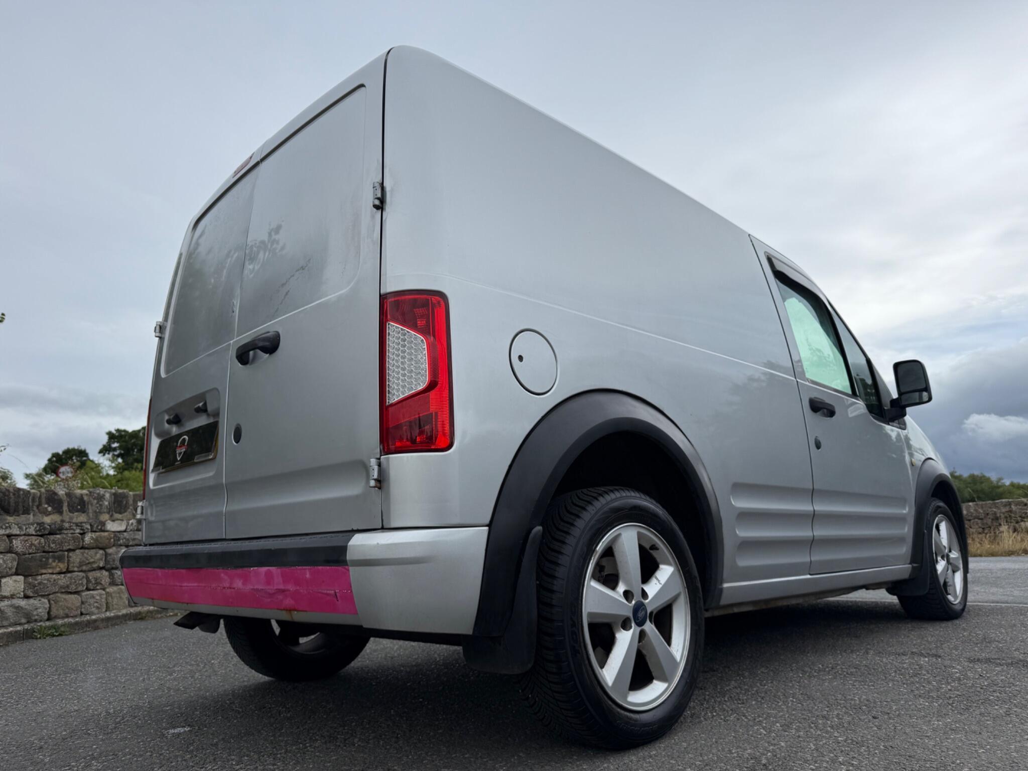 Ford Transit Connect - Image 17