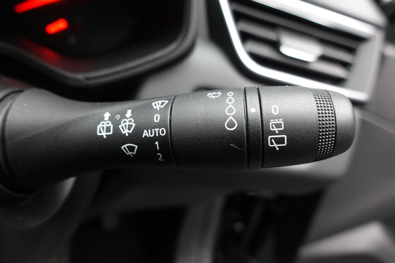 Renault Clio - Image 44