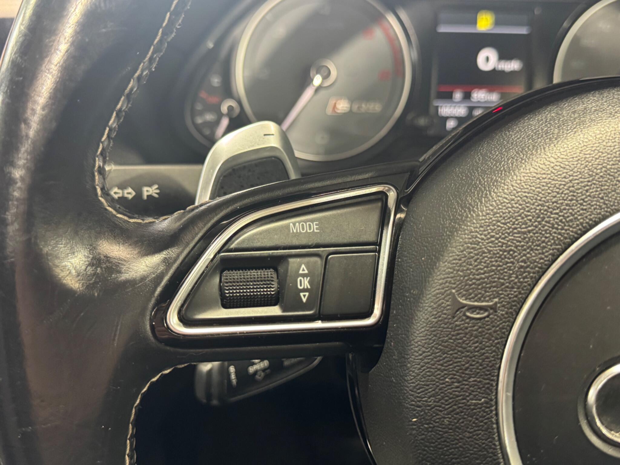 Audi SQ5 - Image 32