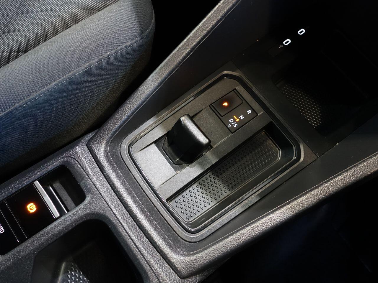 Volkswagen Caddy Maxi - Image 25