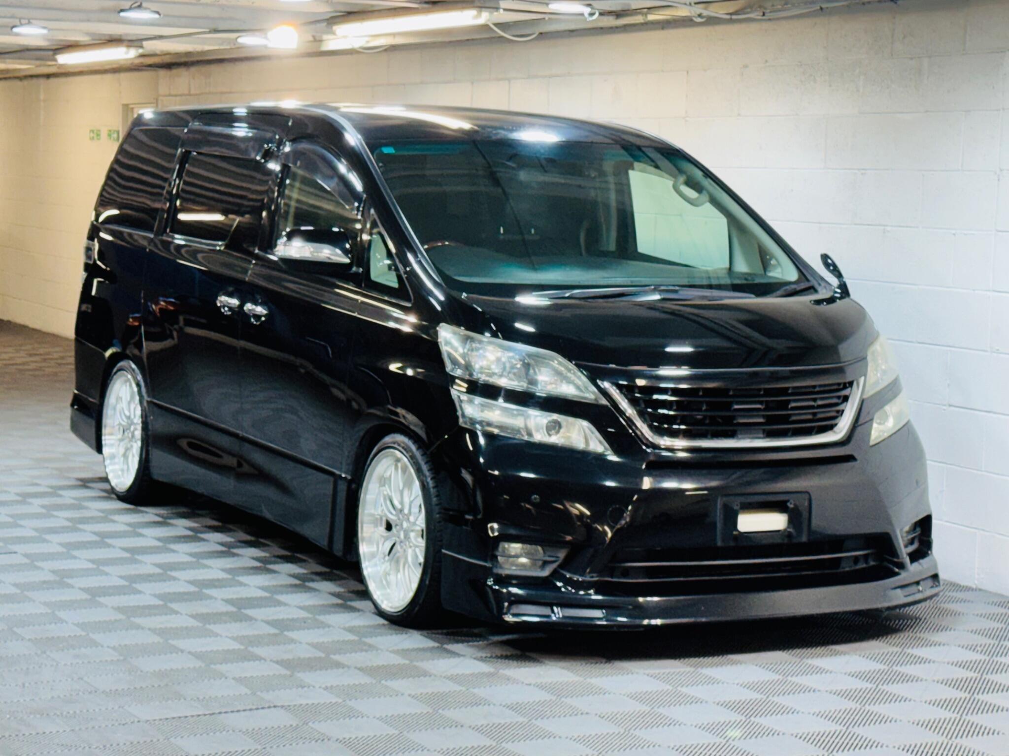 Toyota Vellfire - Image 2