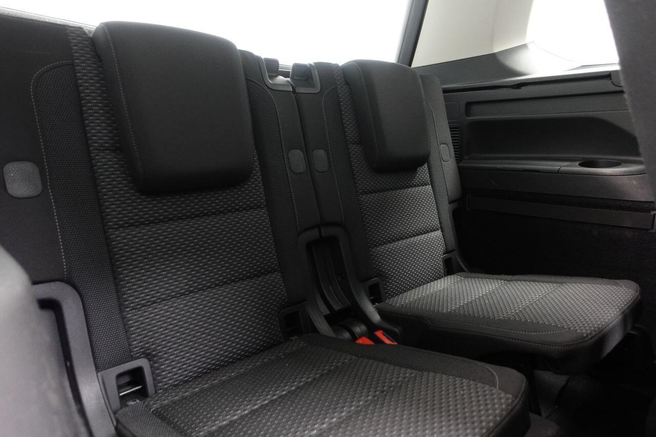 Volkswagen Touran - Image 20
