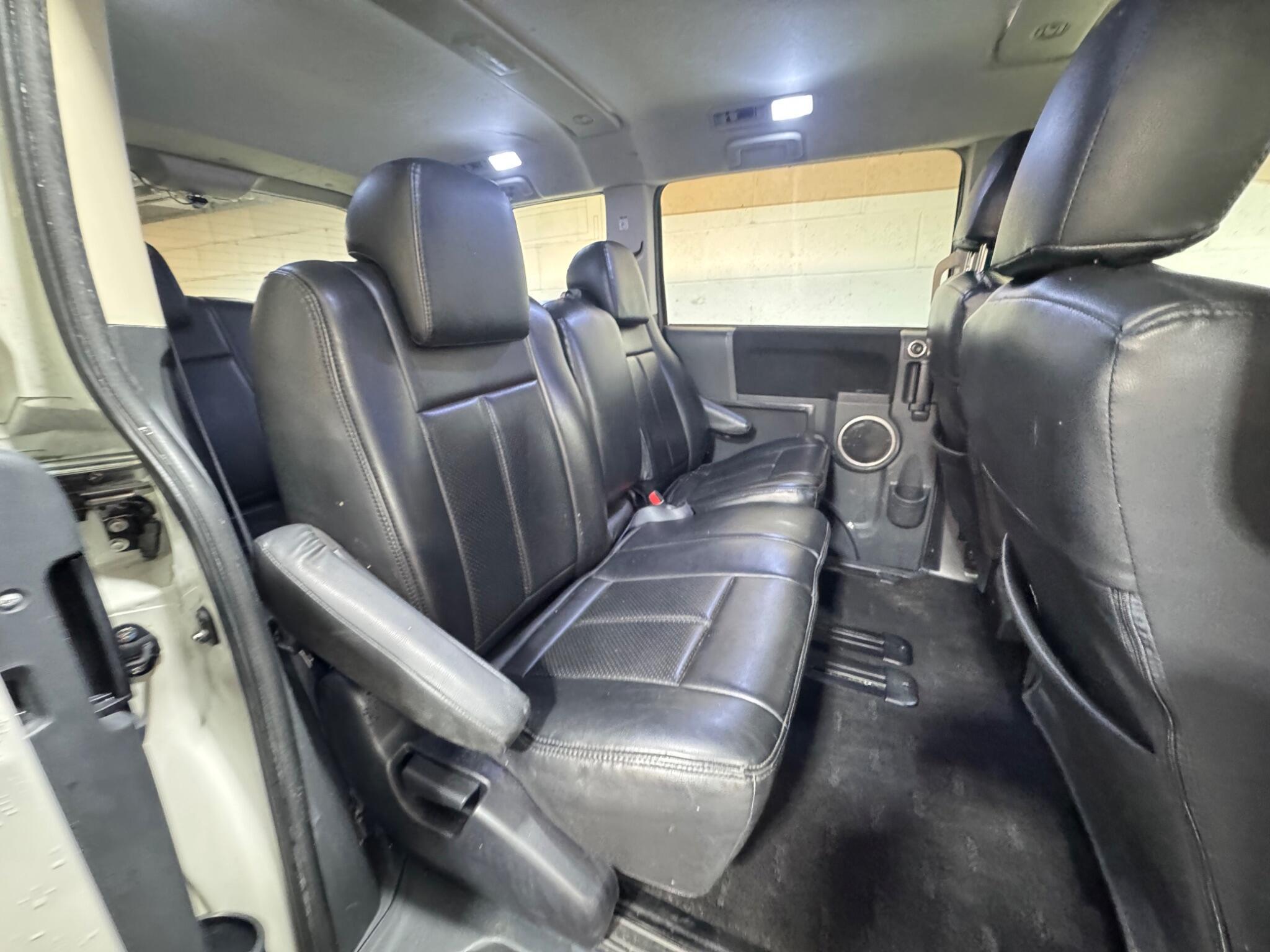 Mitsubishi Delica - Image 12