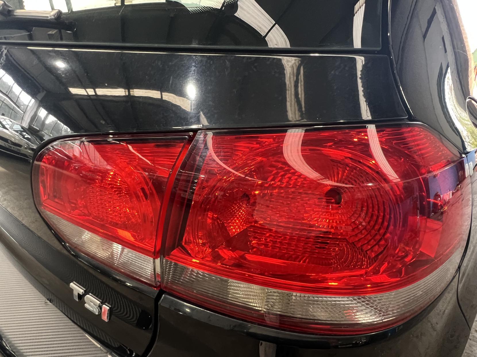 Volkswagen Golf - Image 14