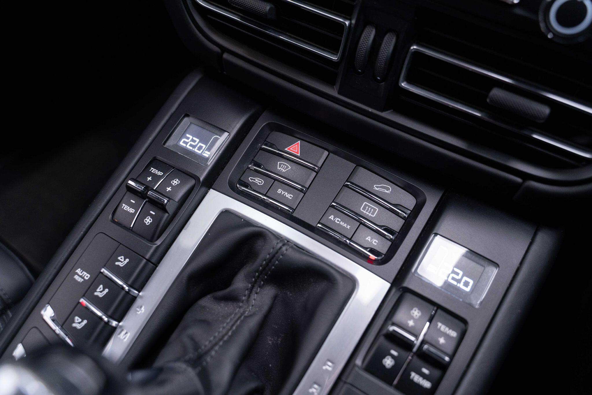 Porsche Macan - Image 18