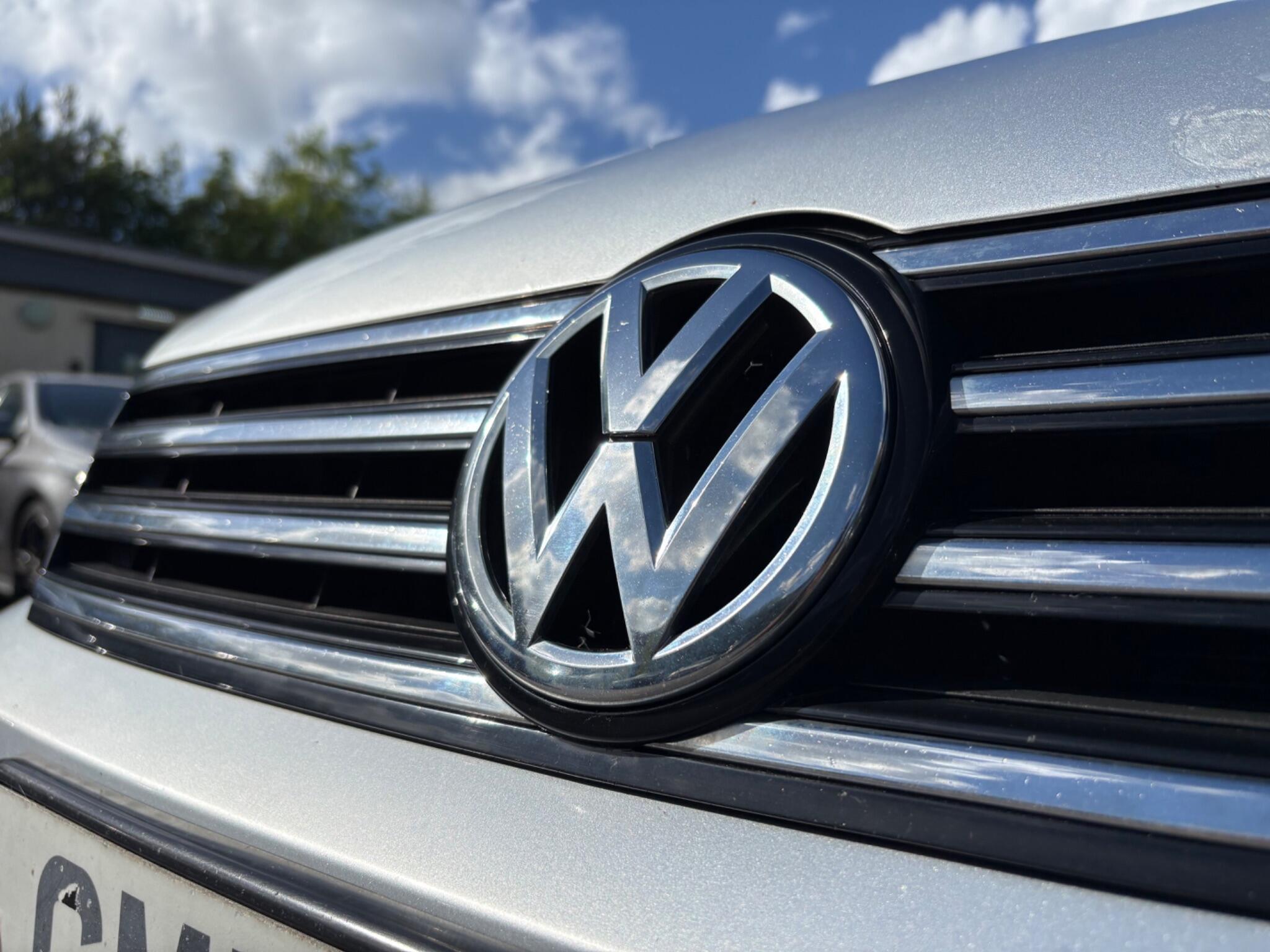 Volkswagen Passat - Image 5