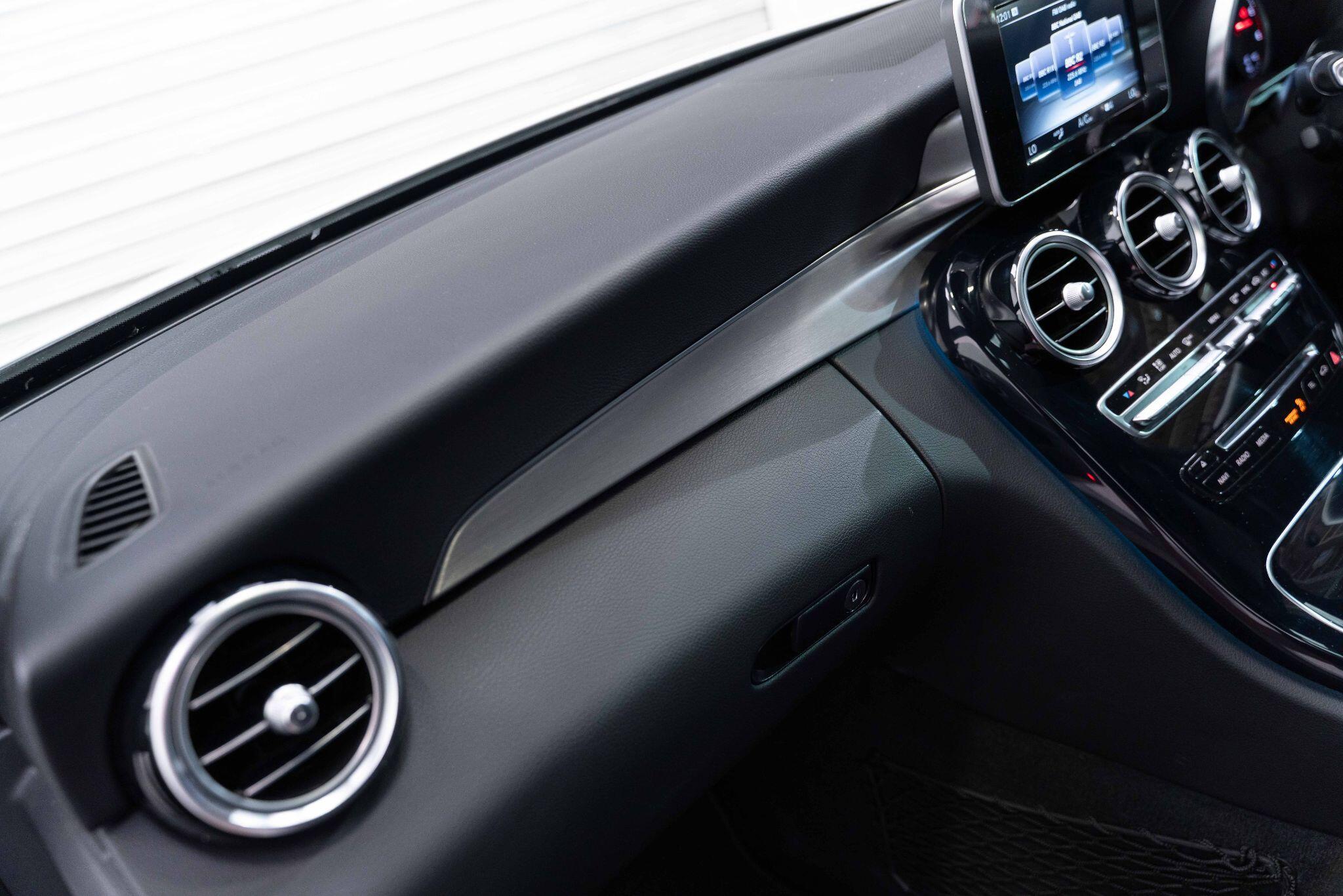 Mercedes C Class - Image 11