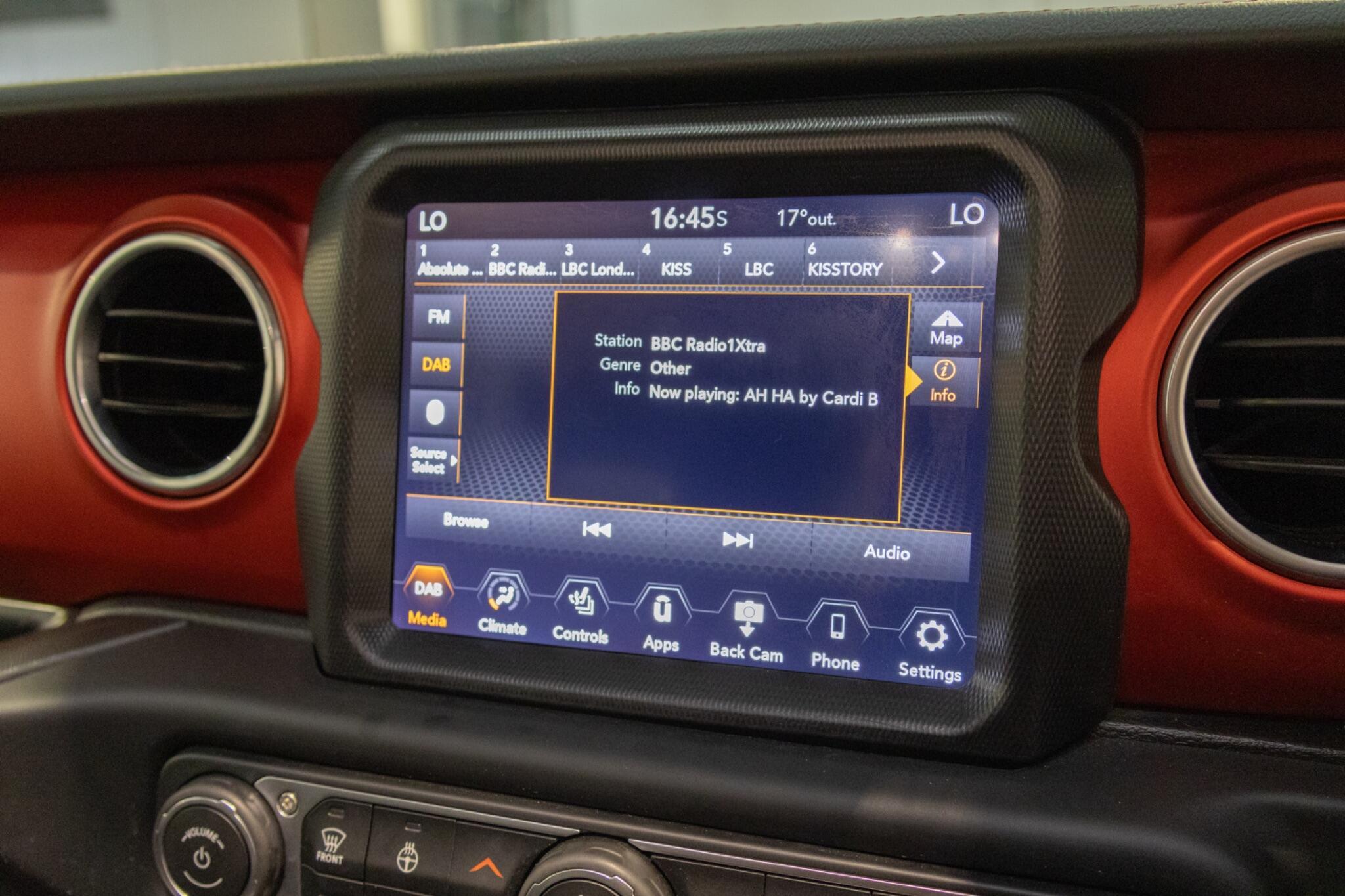 Jeep Wrangler - Image 16