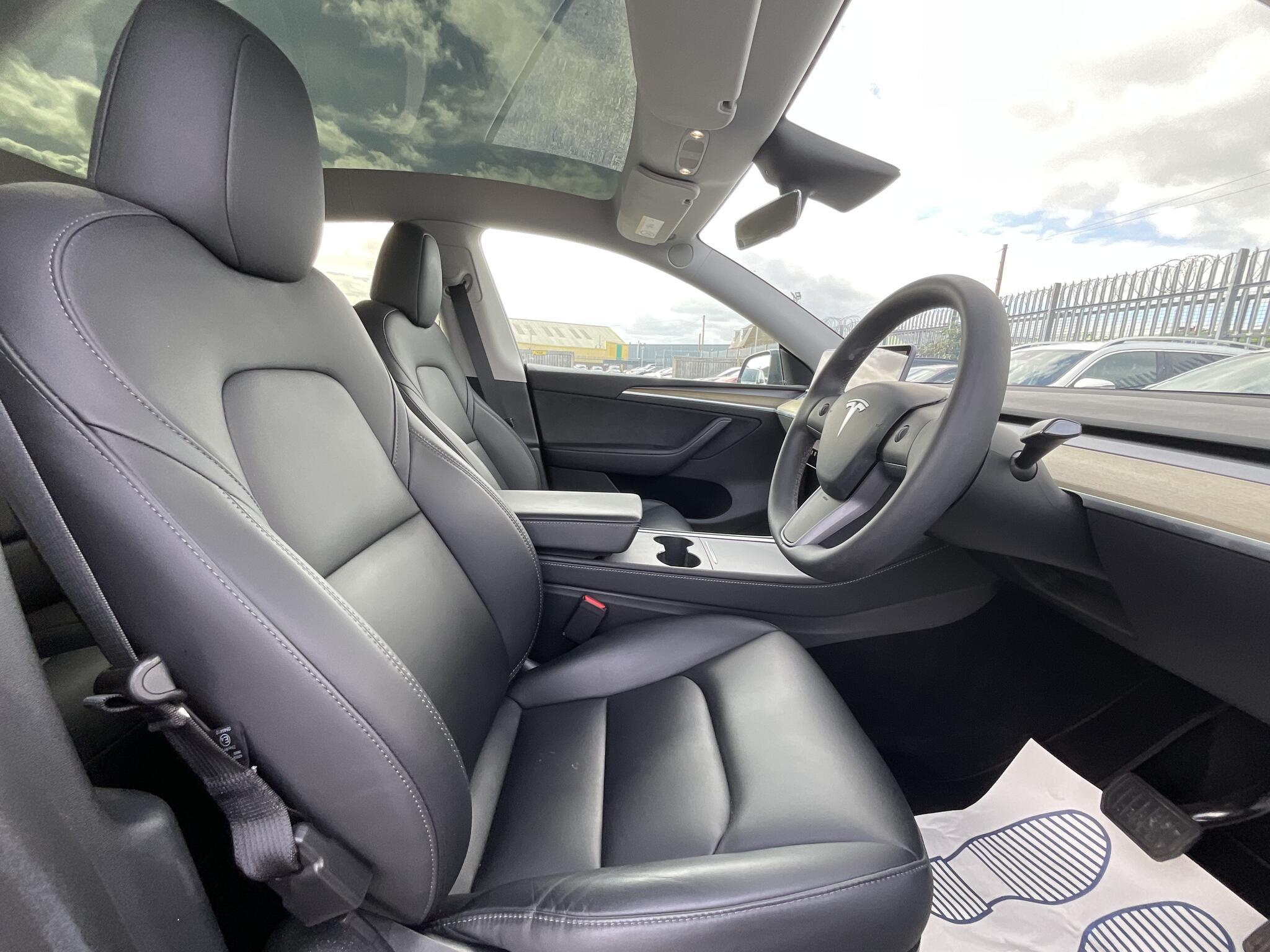 Tesla Model Y - Image 10