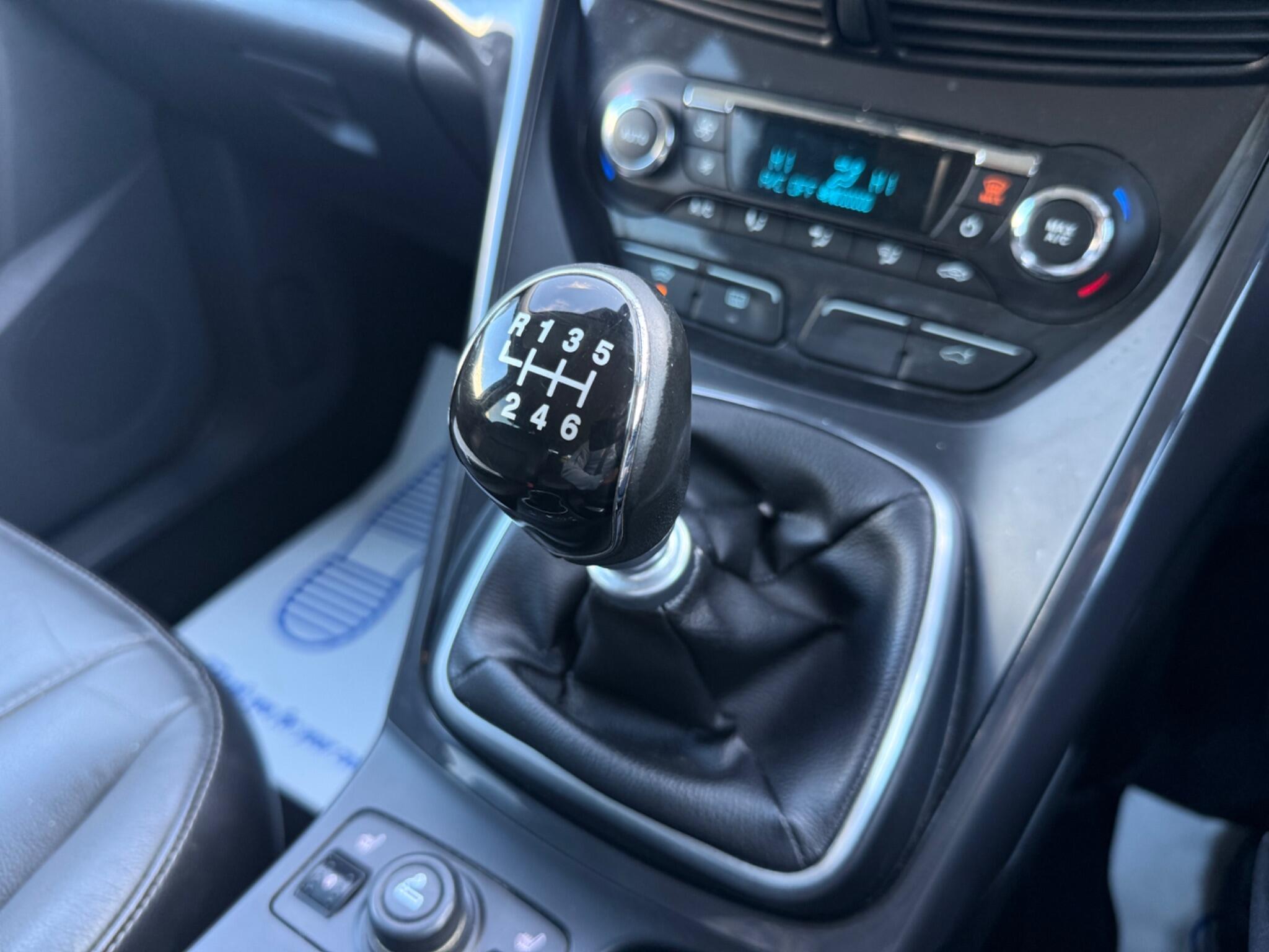 Ford Kuga - Image 19